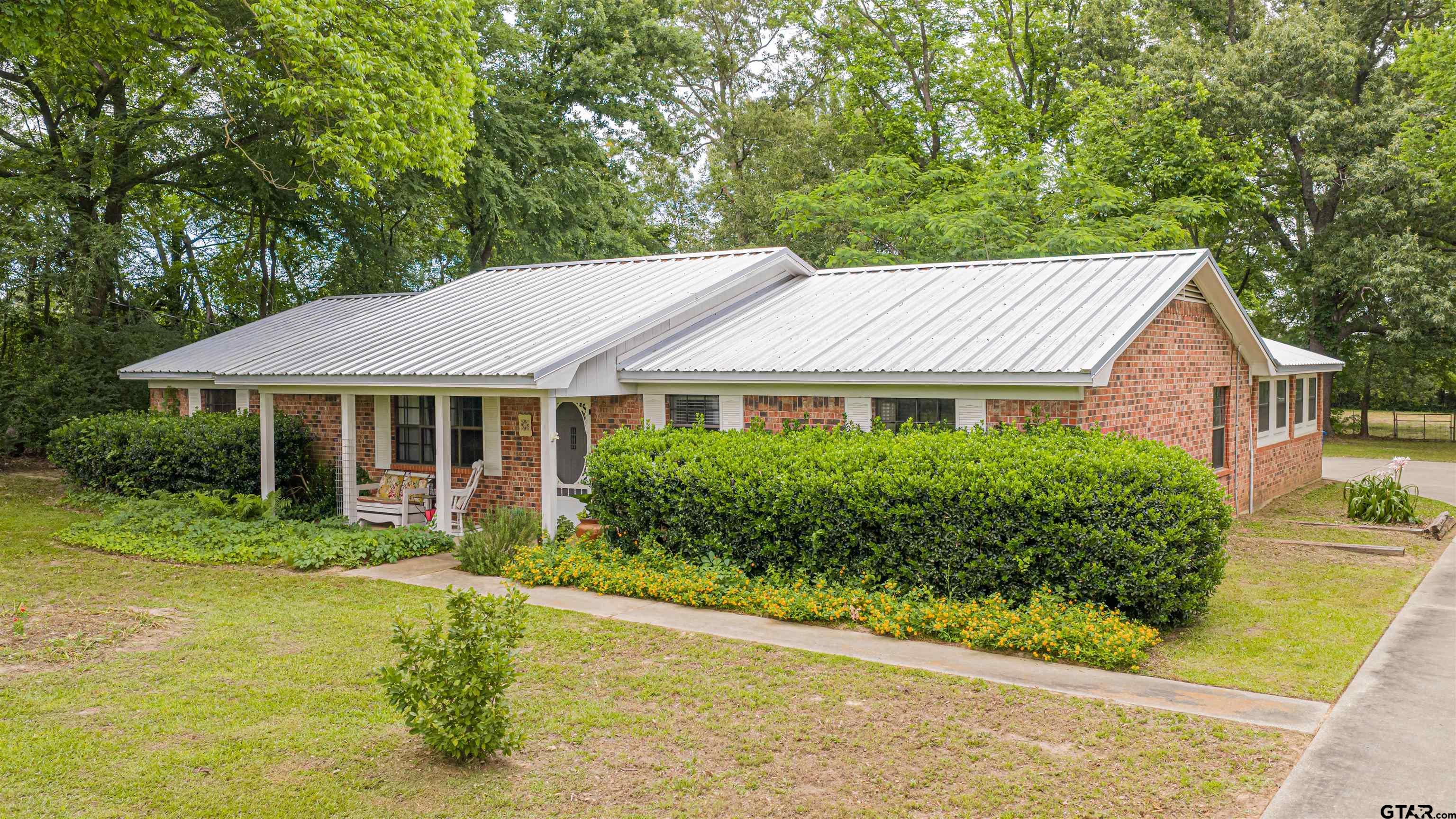 957 Gilmer Road