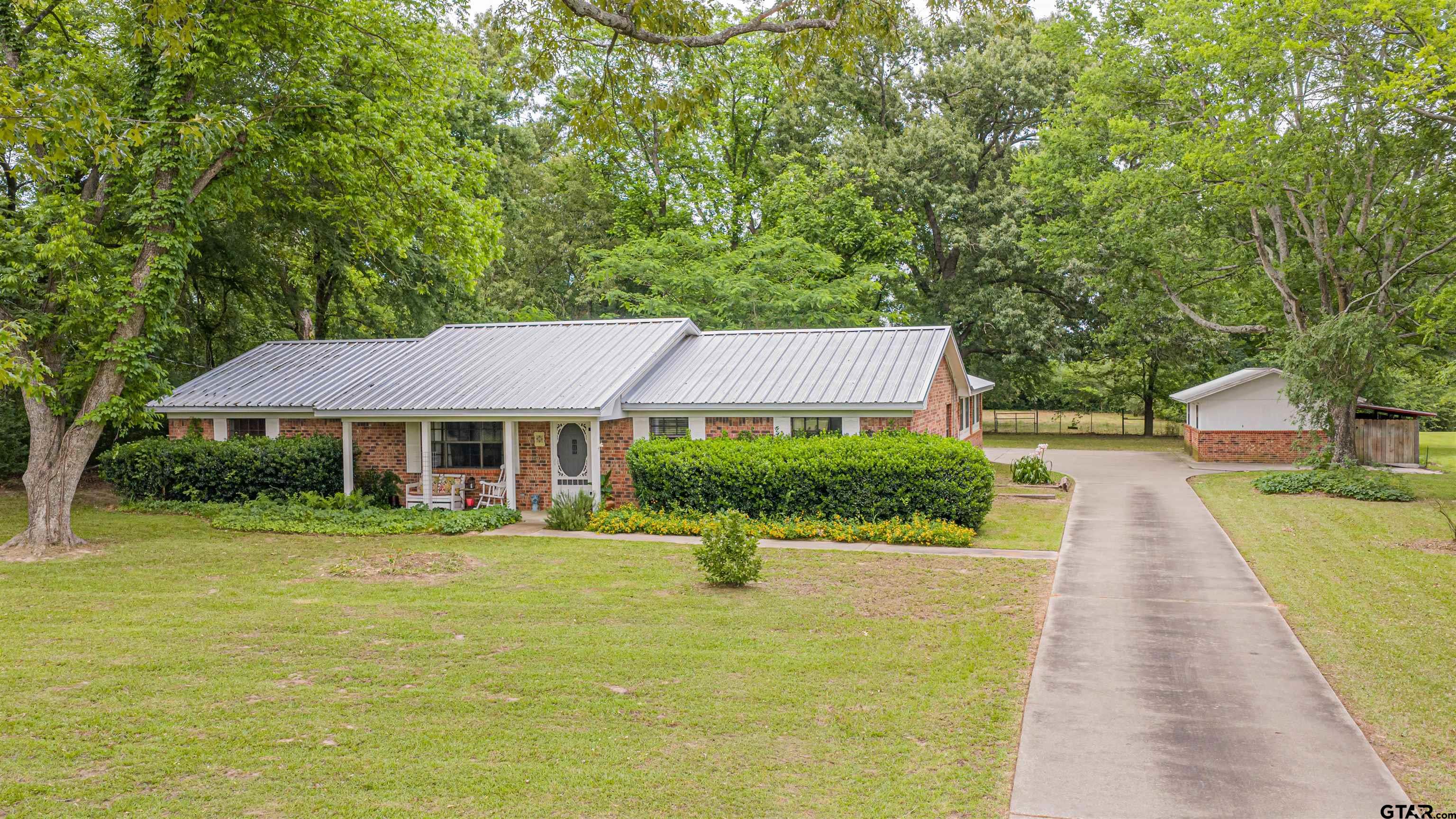 957 Gilmer Road