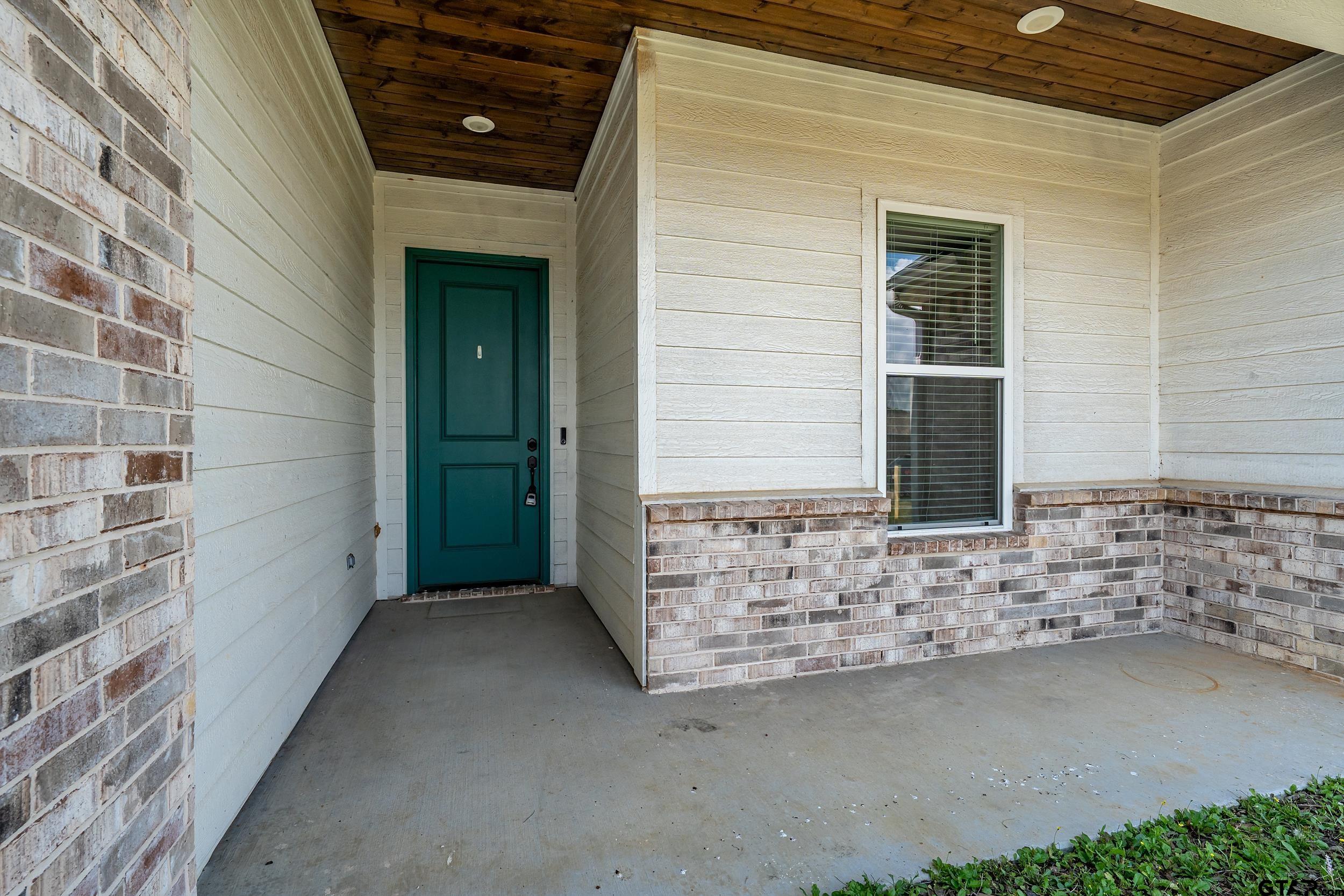 1806 Forestdale