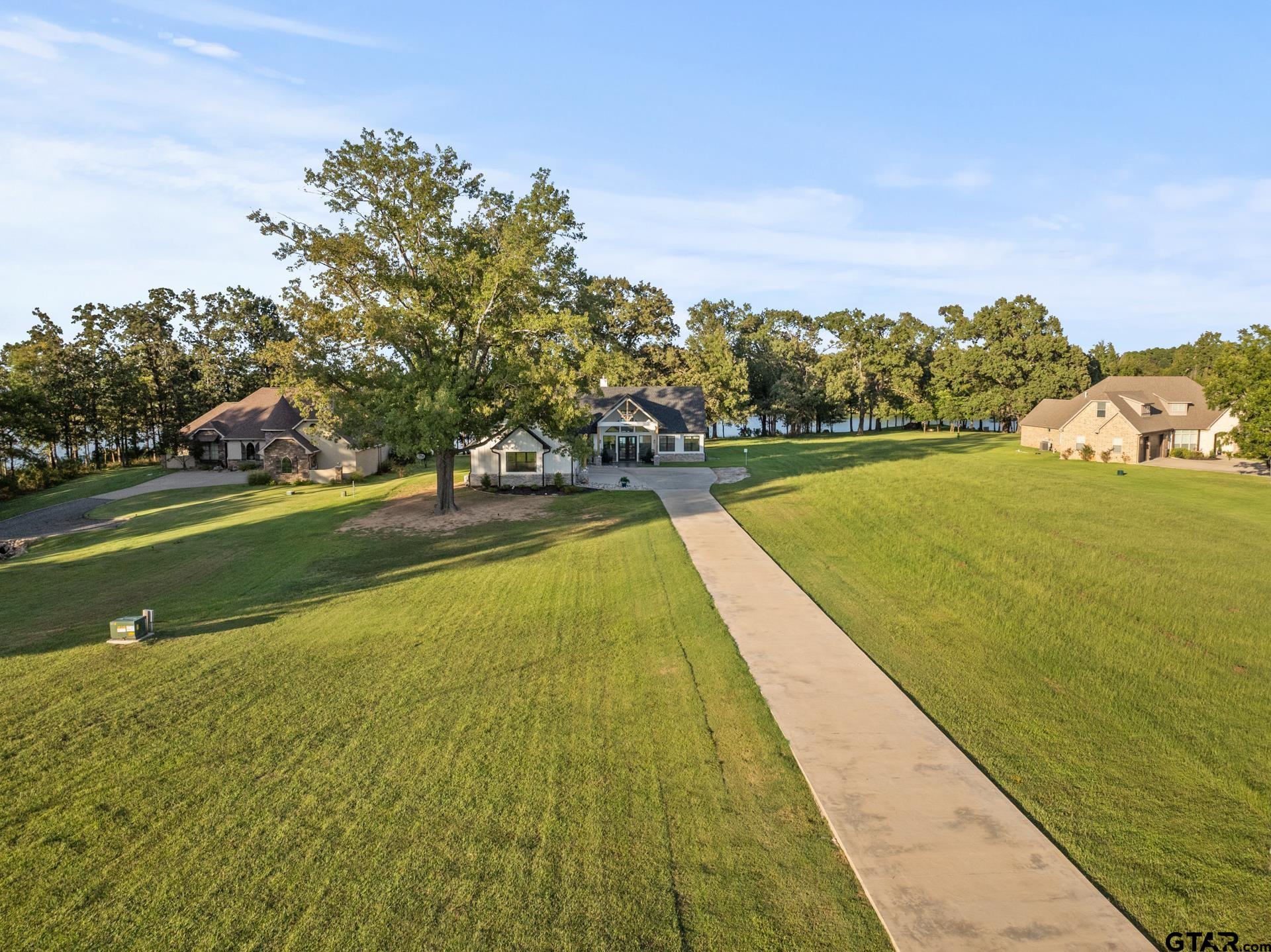 453 Private Road 2712