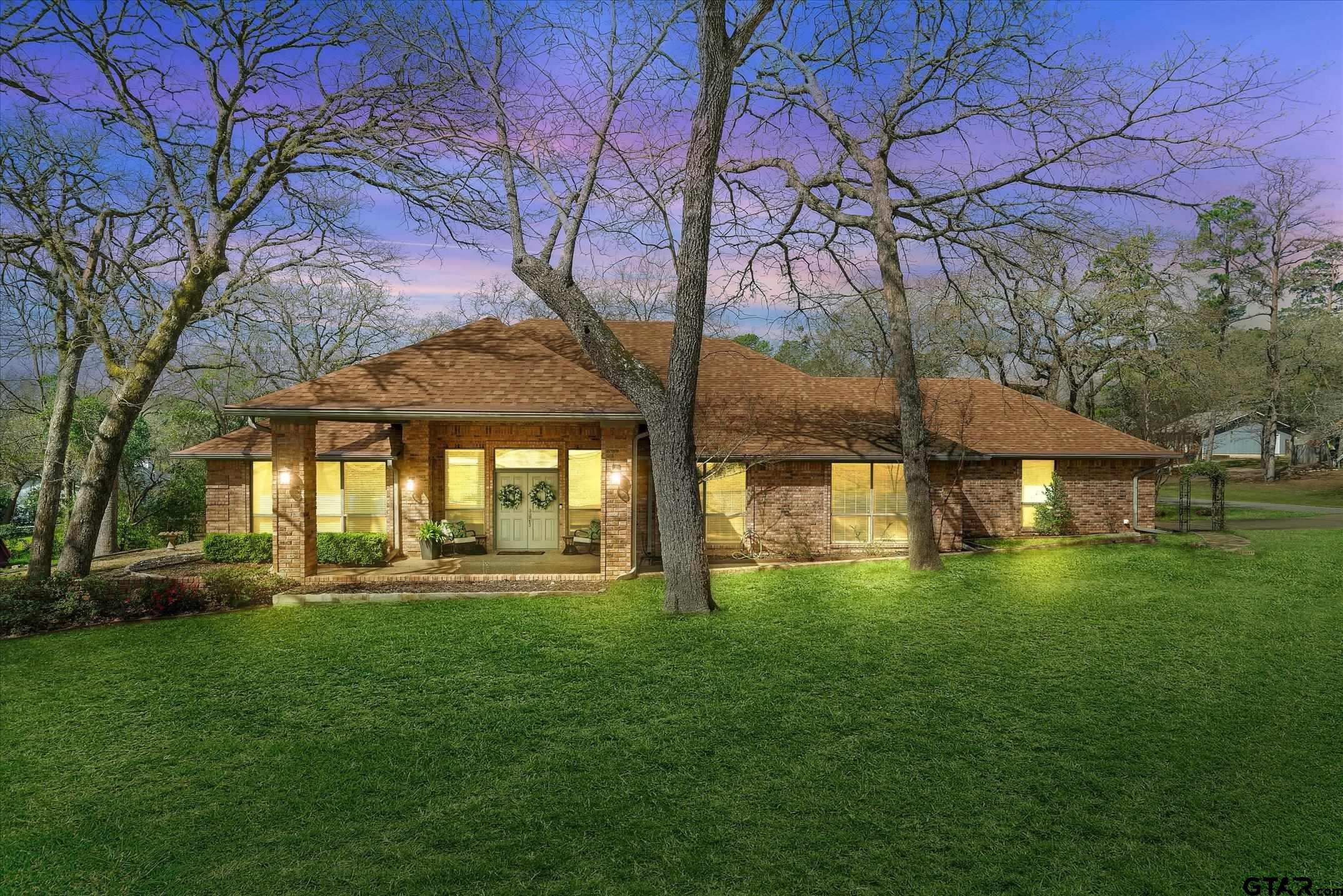 318 Crestview