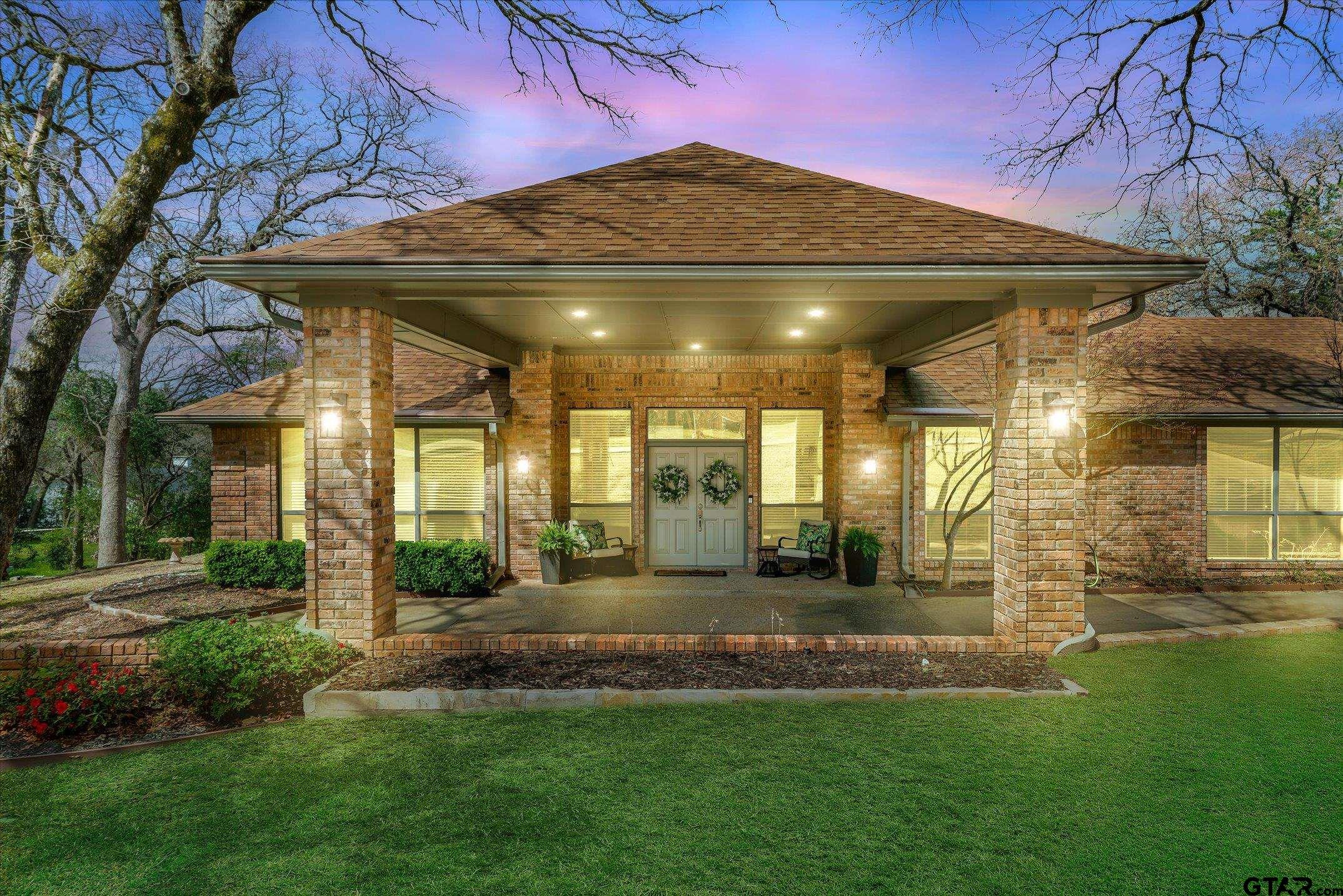 318 Crestview