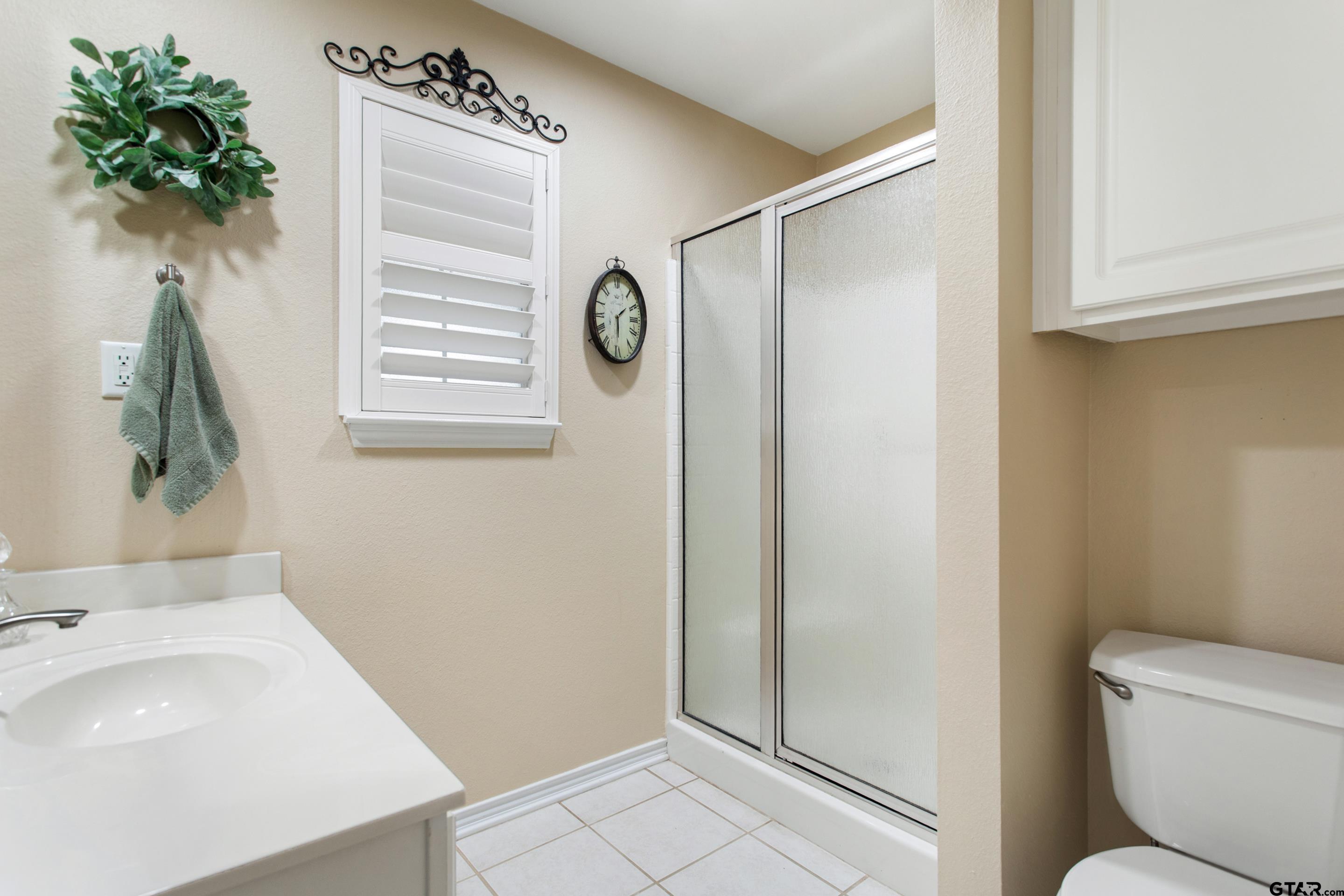 5401 Hollytree #2001