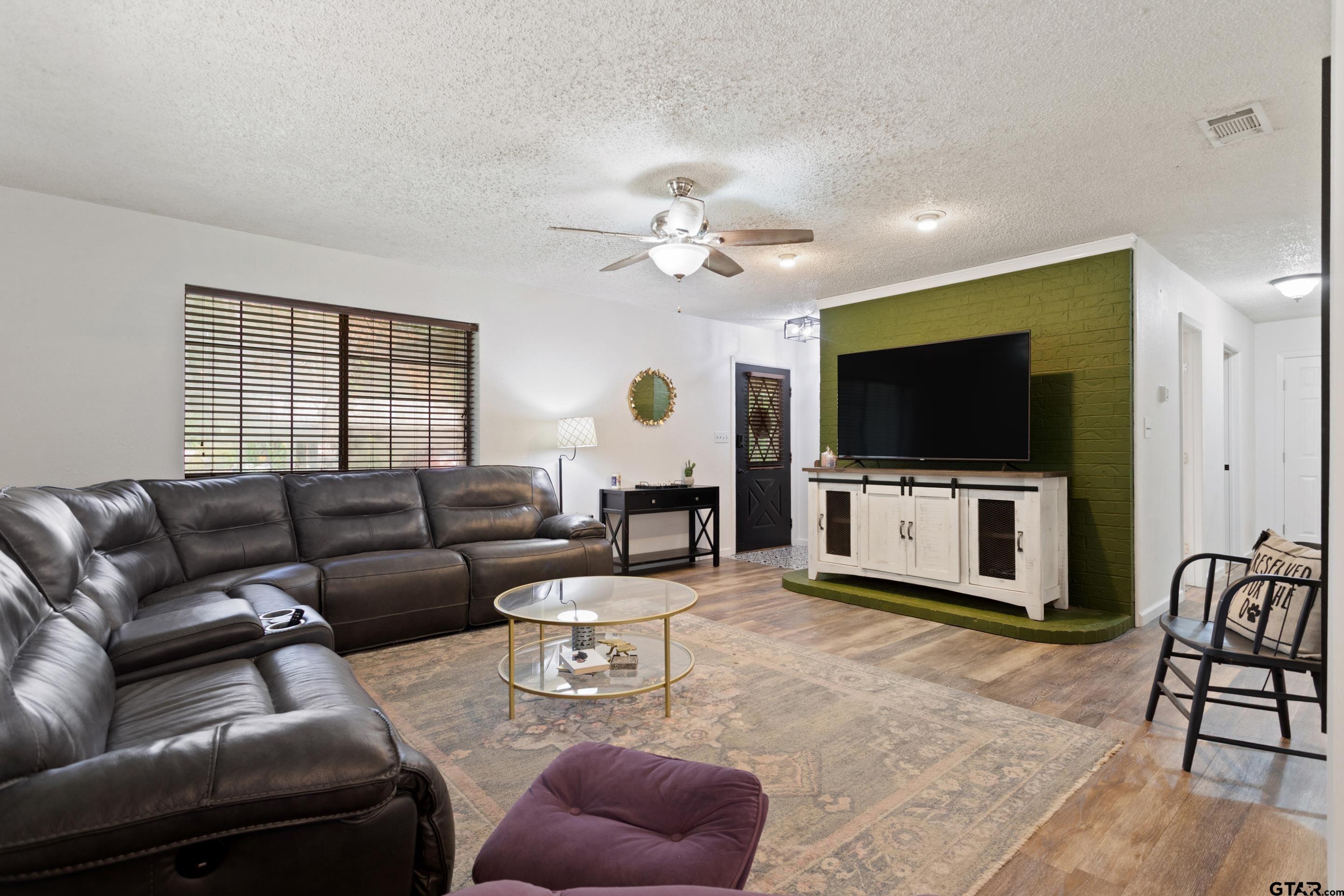 512 Carri Dr