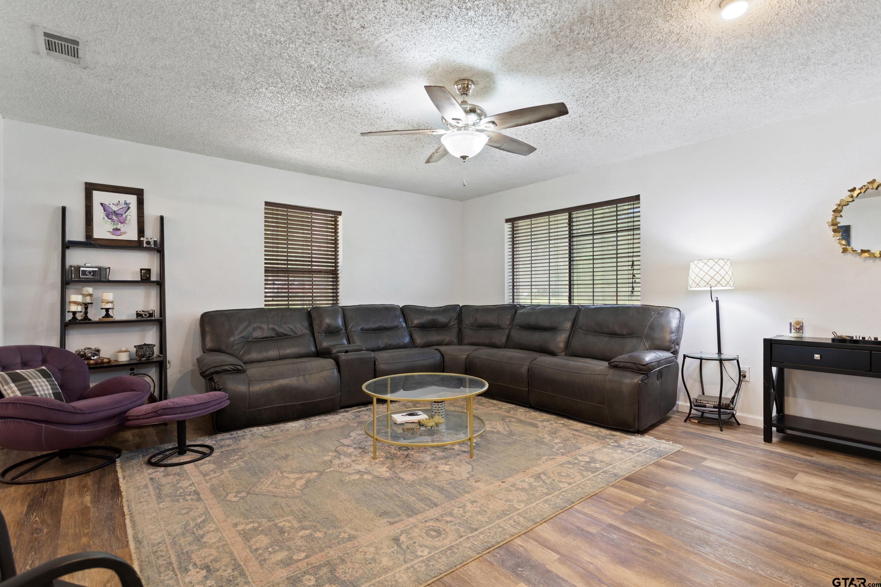 512 Carri Dr