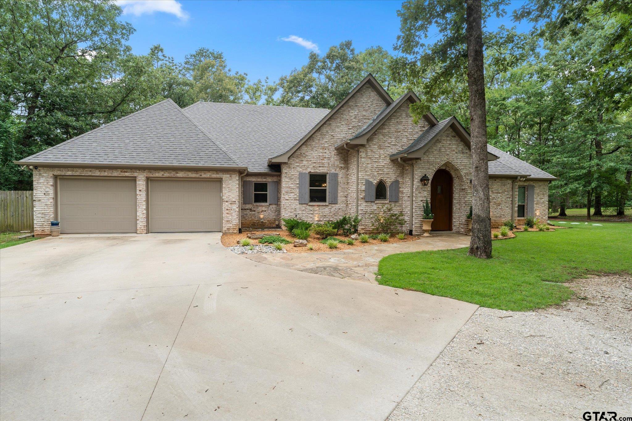 1033 County Road 4220