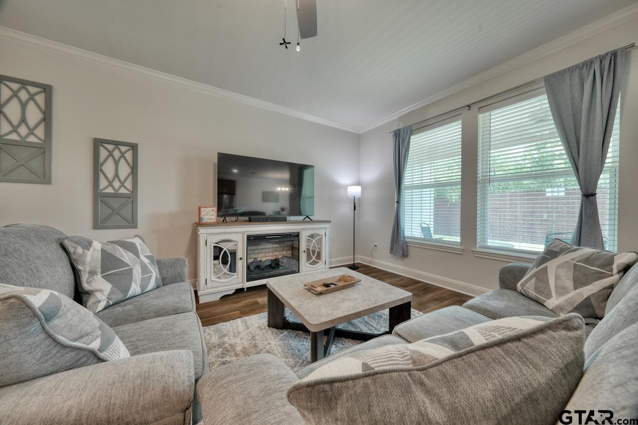 6111 Hamilton Meadows Way