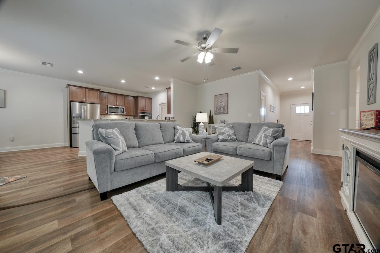 6111 Hamilton Meadows Way