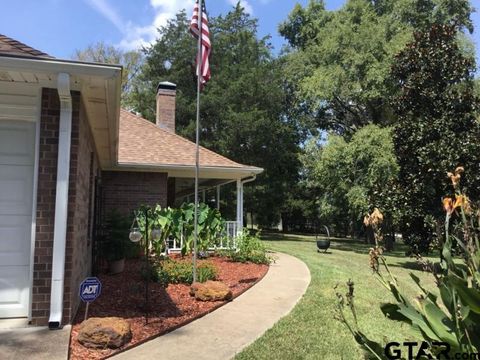 A home in Brownsboro