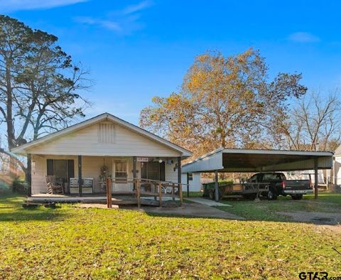 A home in Overton