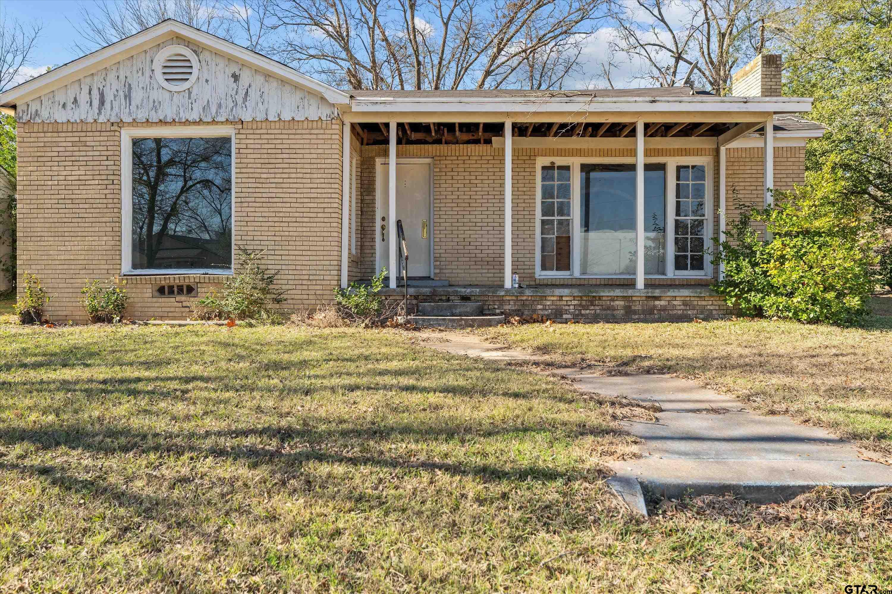 816 N Englewood/510 S. Clayton Ave.