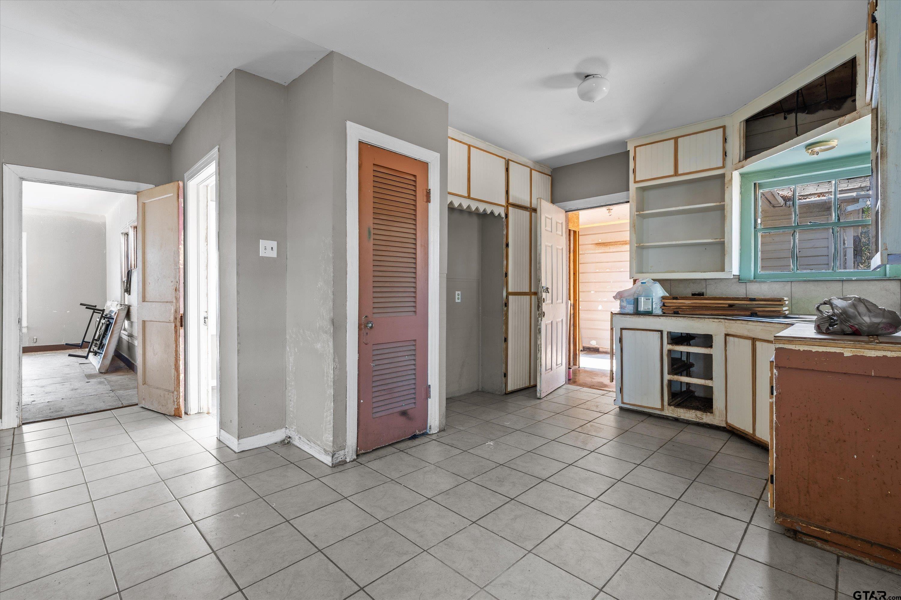 816 N Englewood/510 S. Clayton Ave.