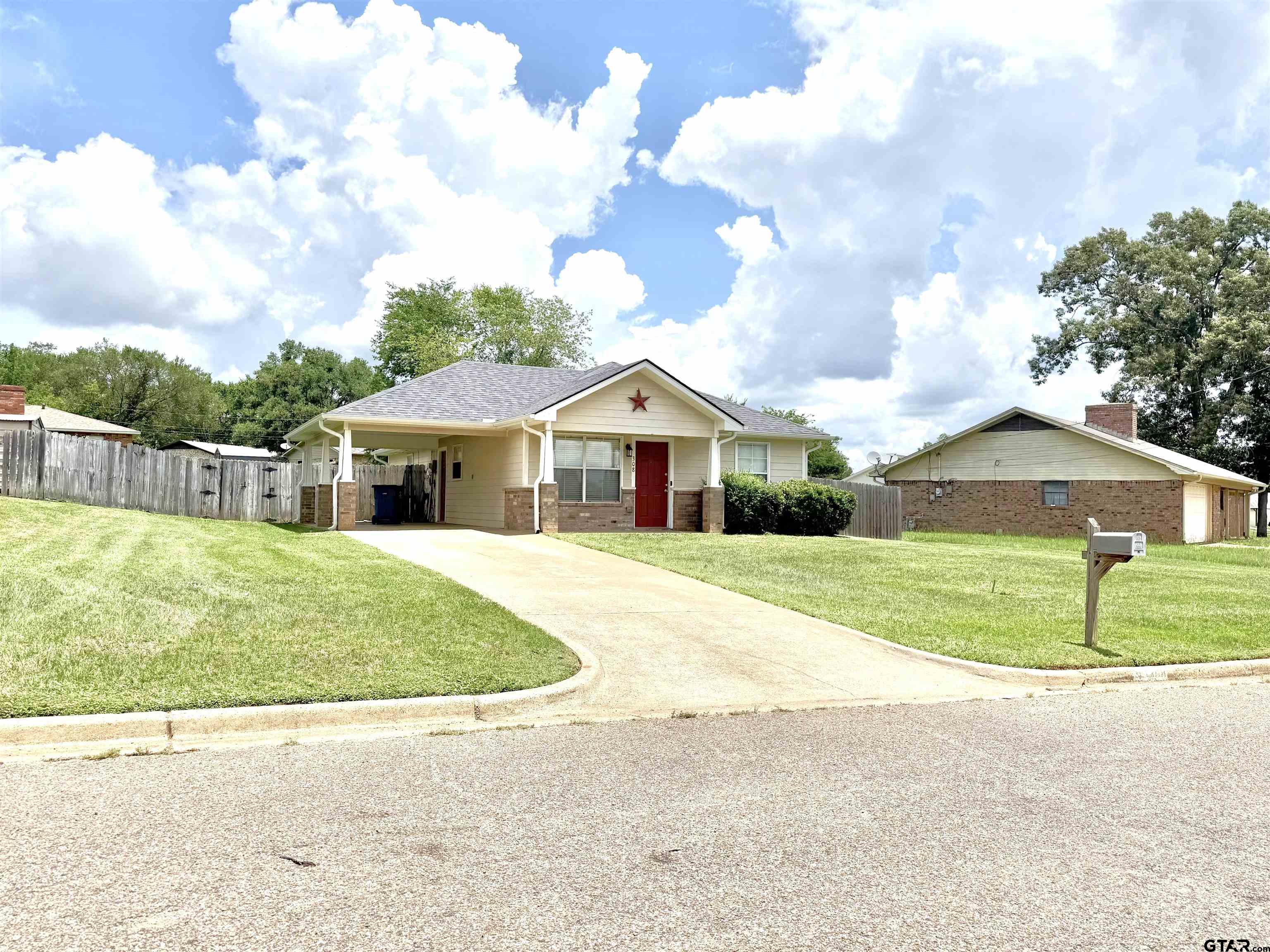 308 Park Ln