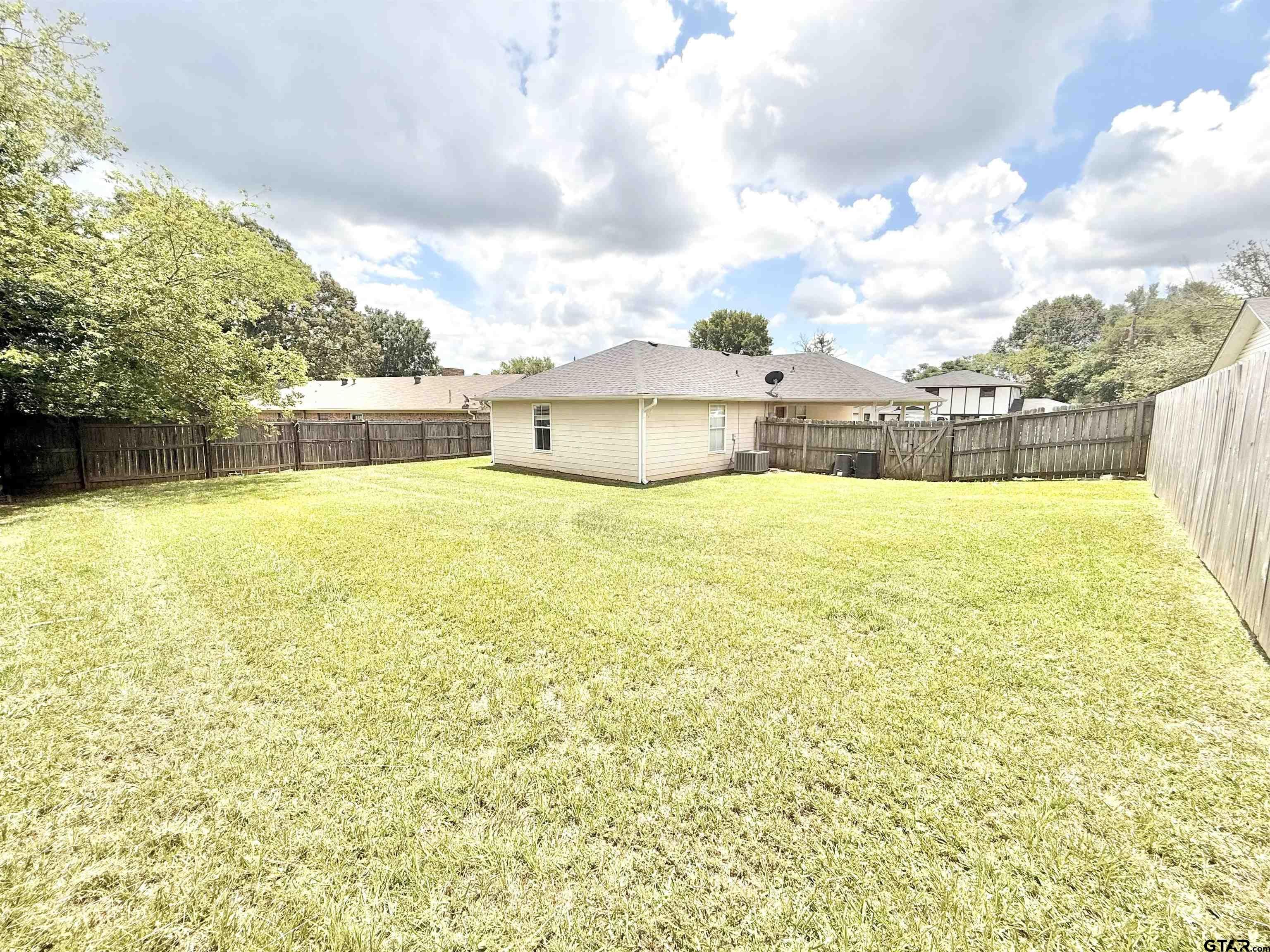 308 Park Ln