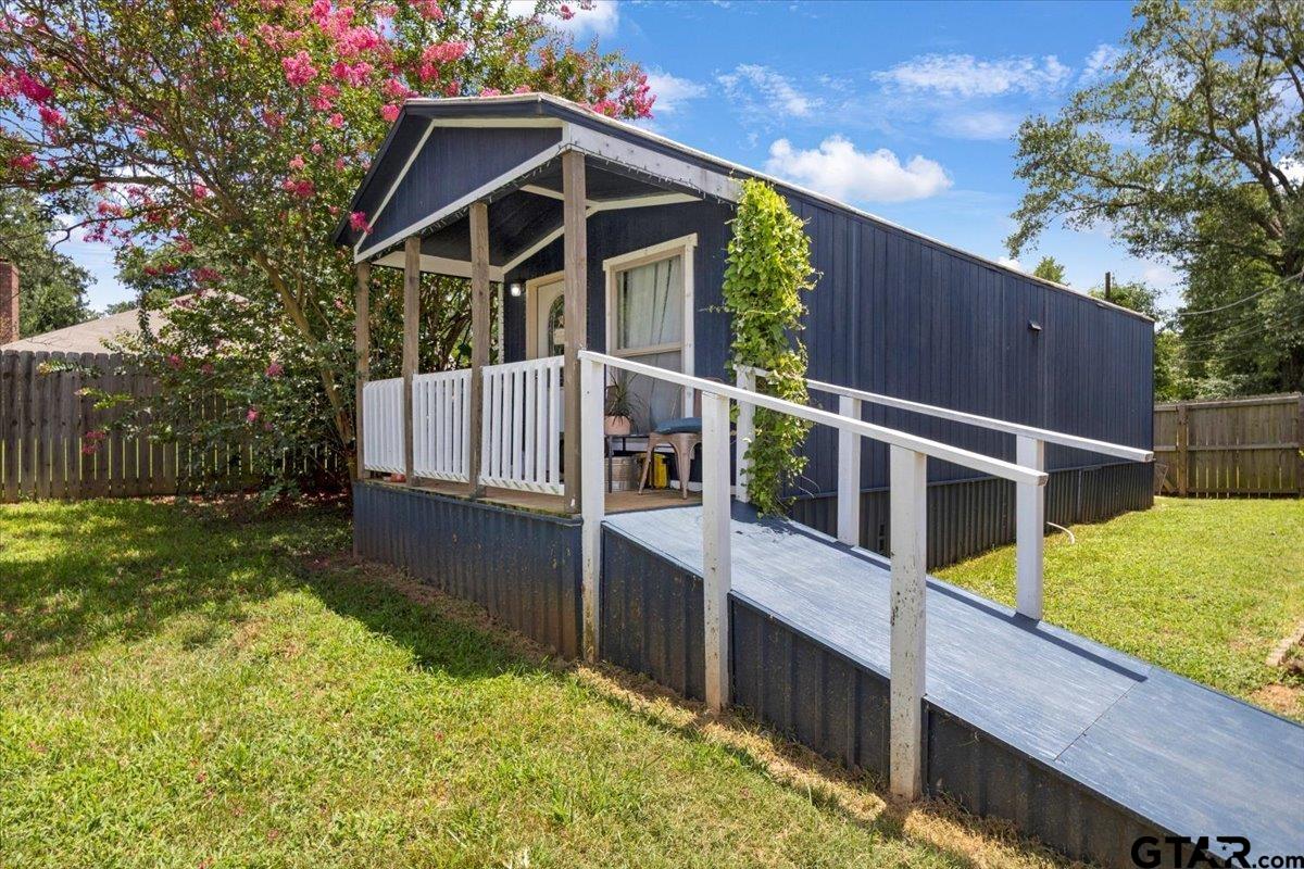 9823 County Road 2228