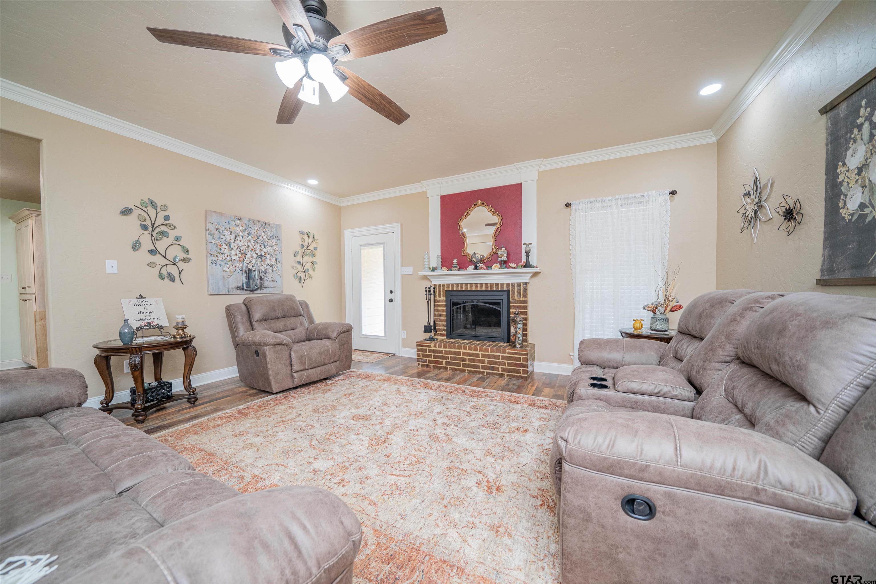 525 Lake Gladewater Rd
