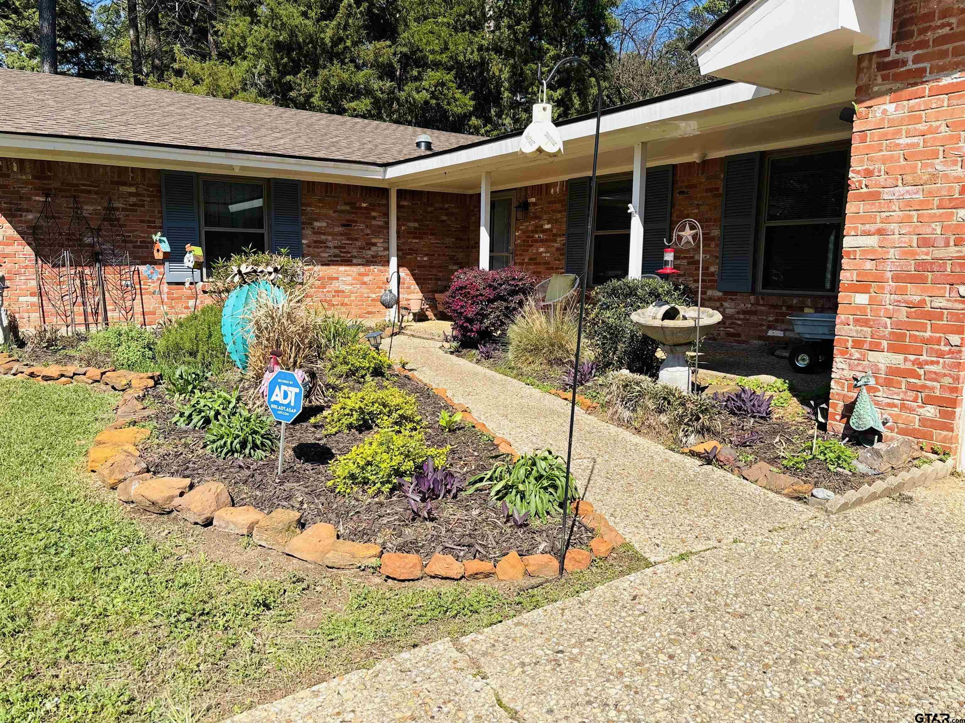 18058 Whispering Pines Rd