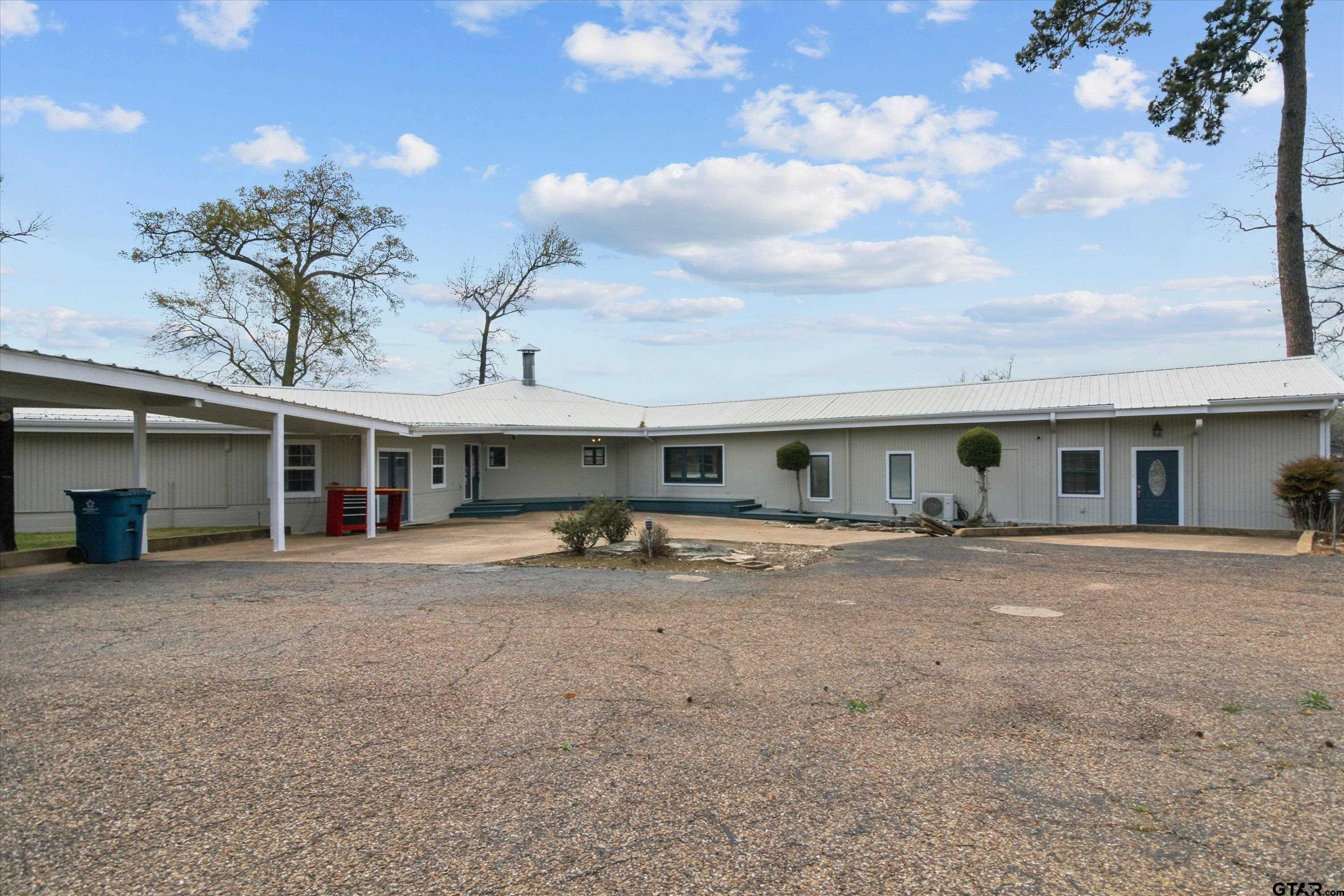 2105 Cardinal Circle