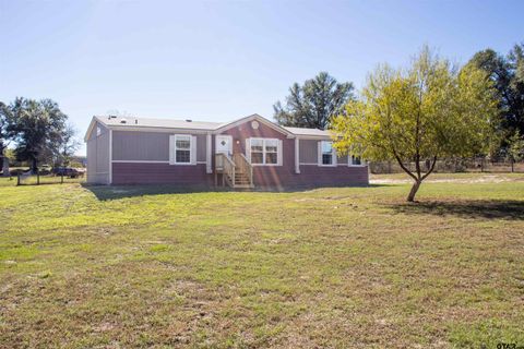 A home in Lindale