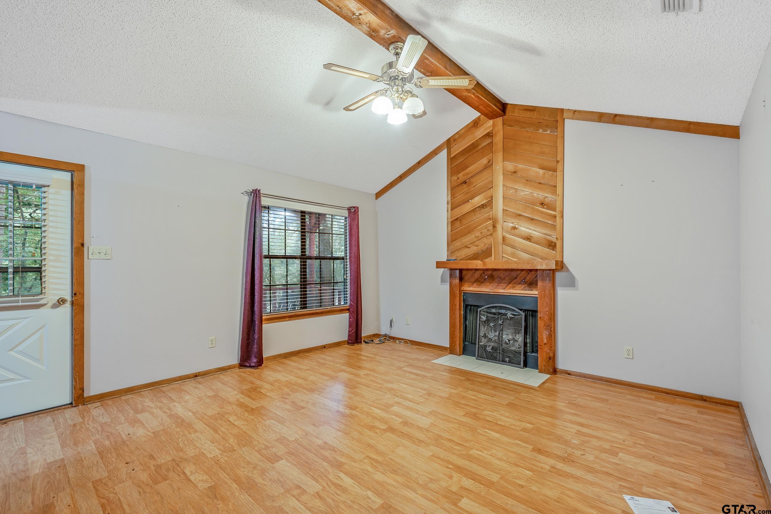 224 BLUE BIRD LN