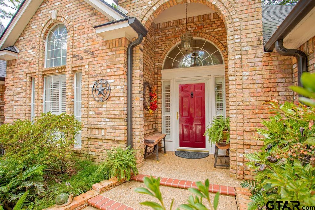 1521 Tanglewood Dr East