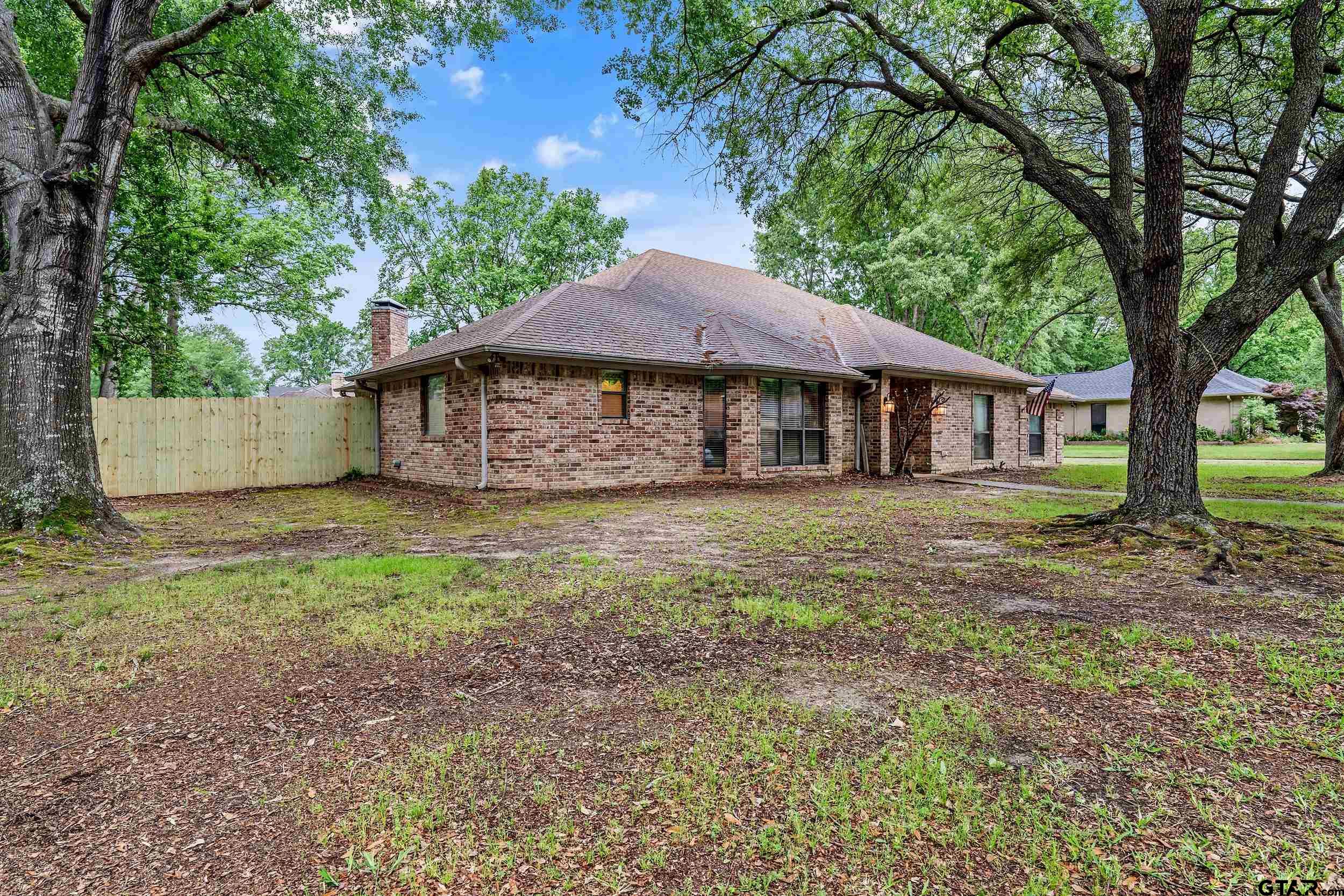 5803 STONELEIGH DRIVE