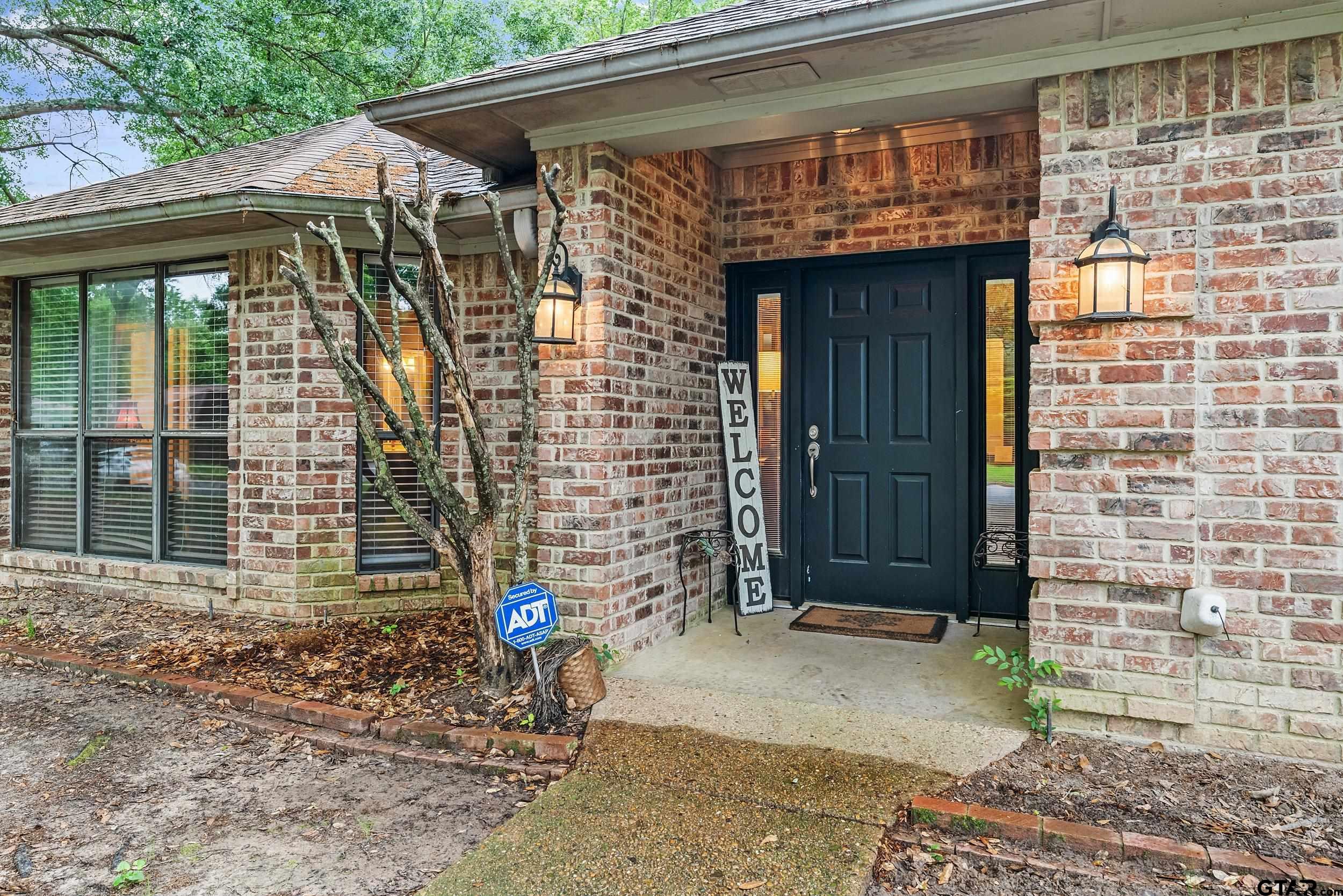 5803 STONELEIGH DRIVE