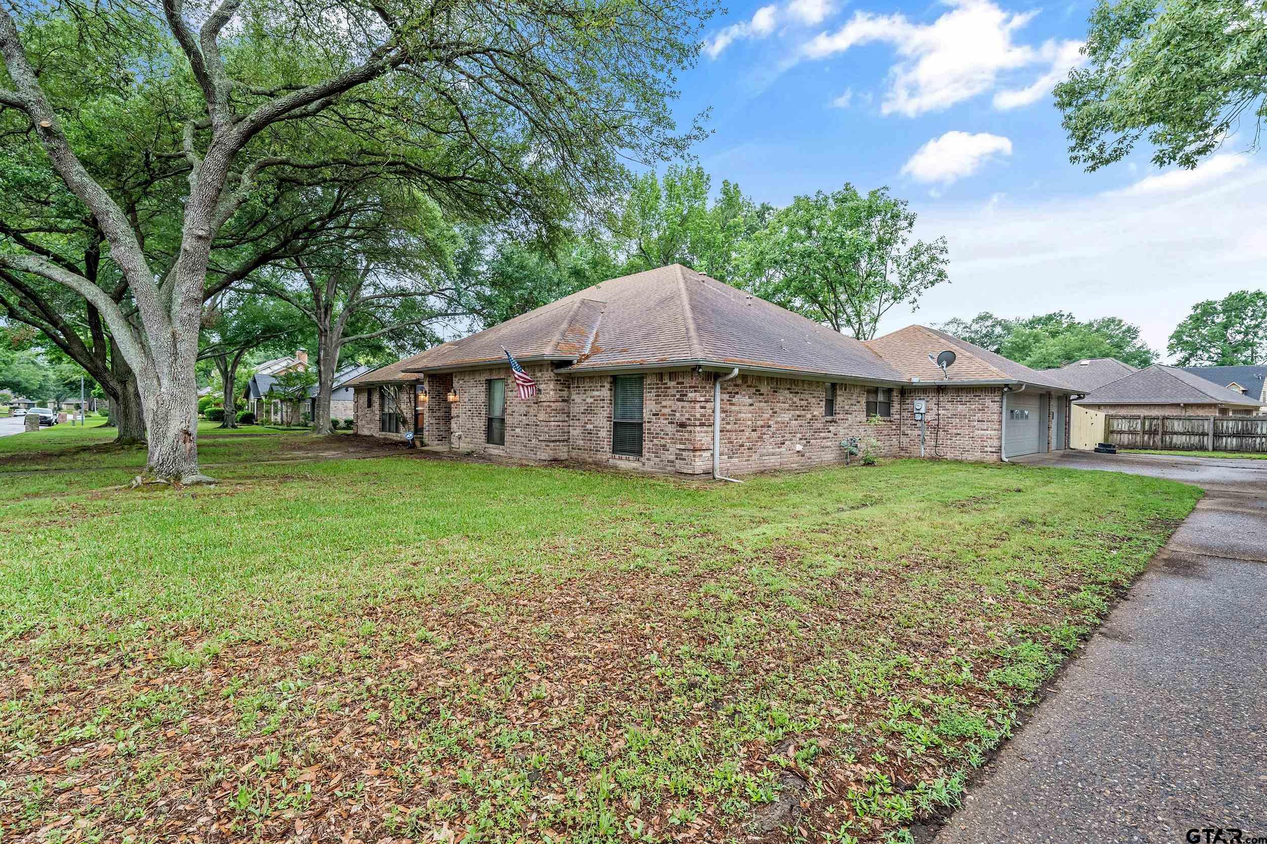 5803 STONELEIGH DRIVE