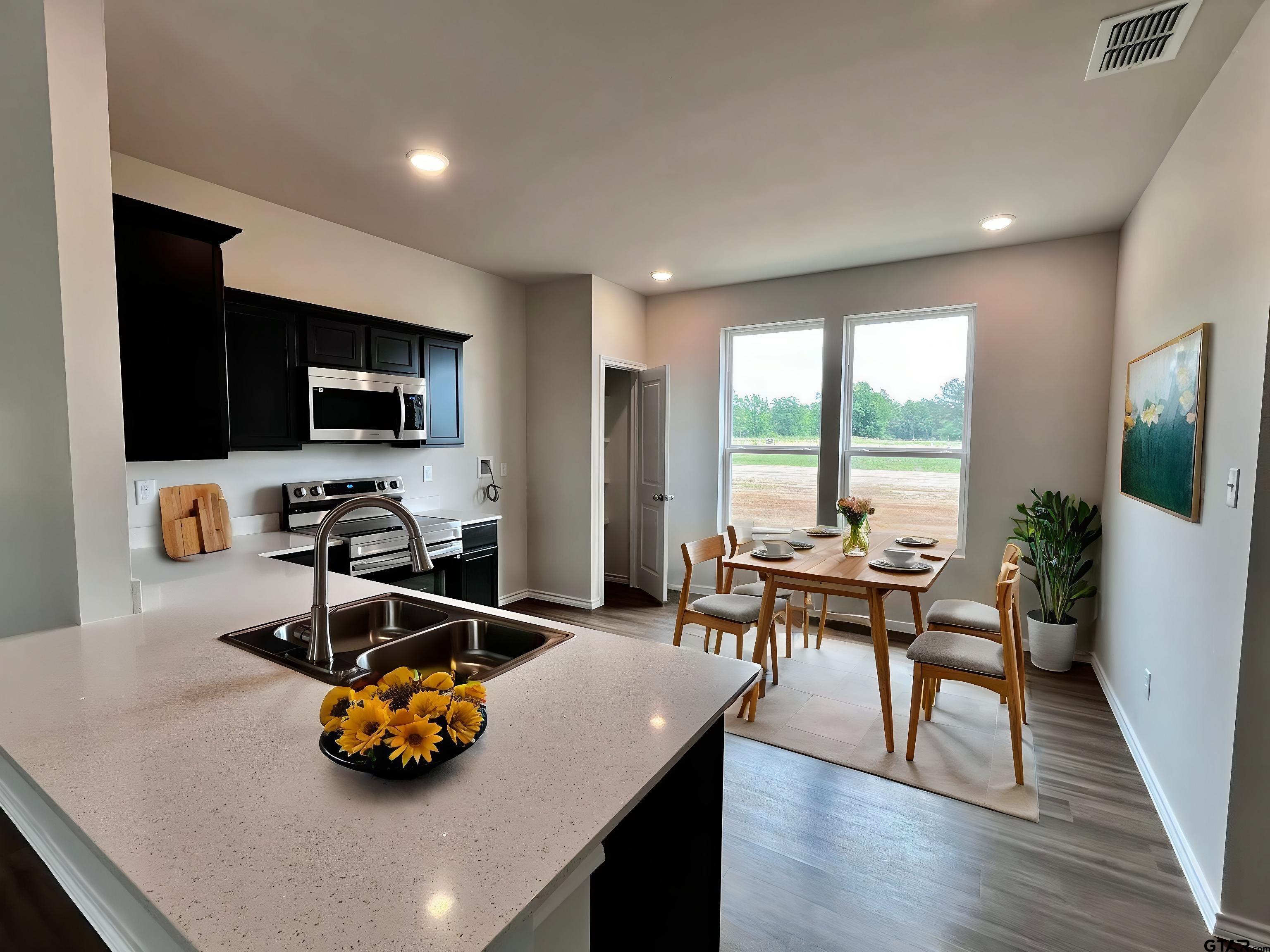 611 Park Central