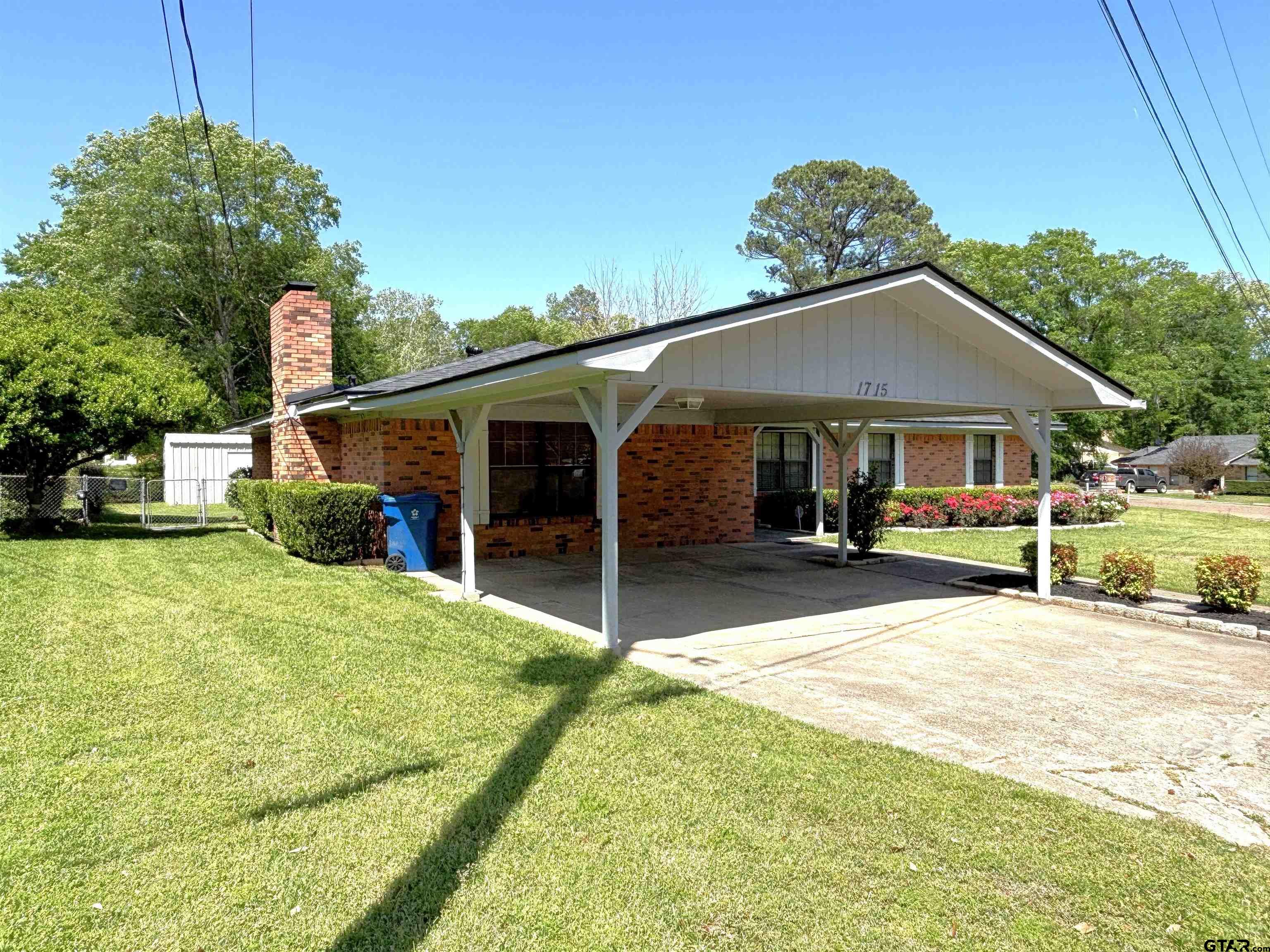 1715 Harkrider Ln.
