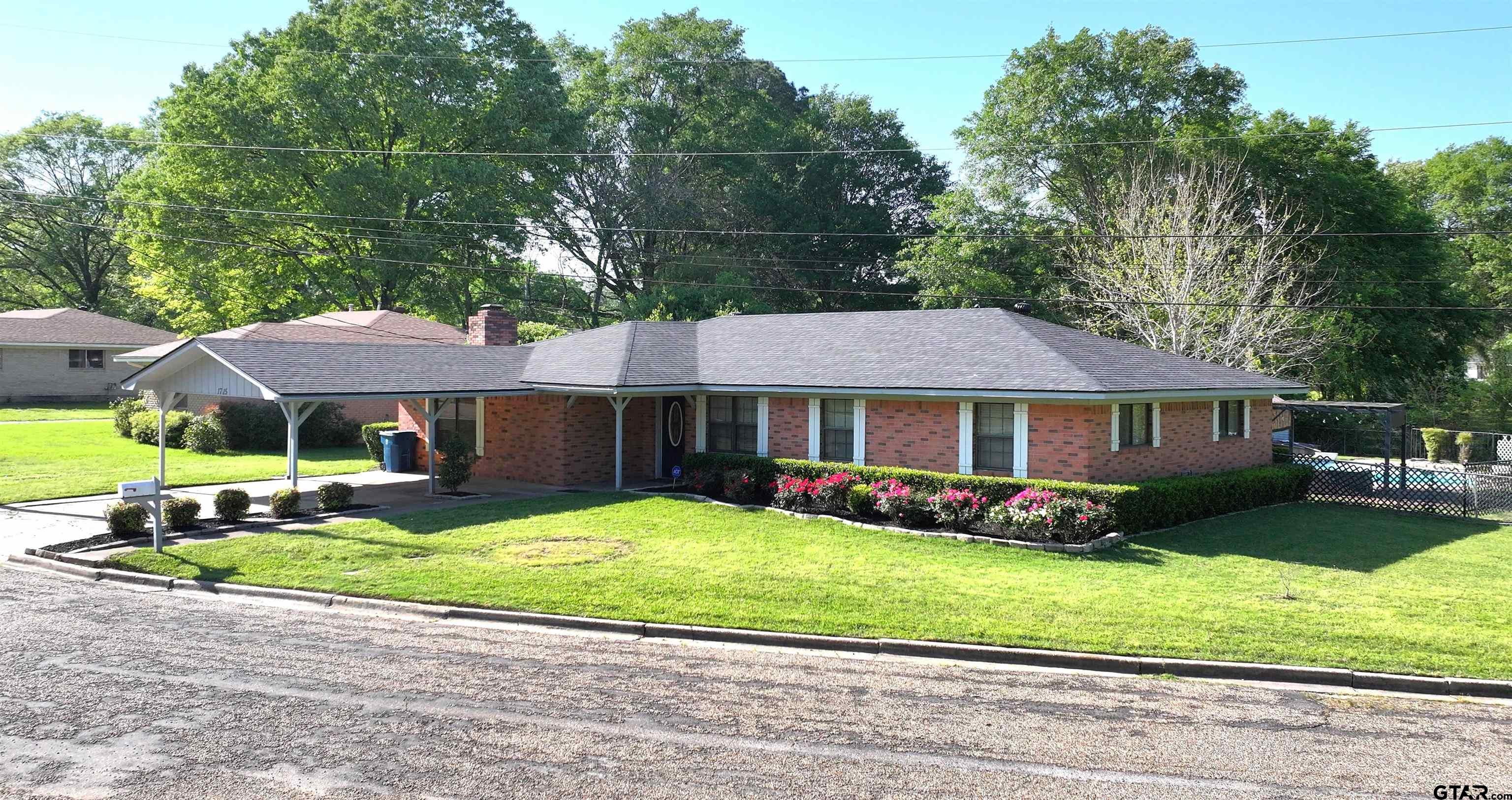 1715 Harkrider Ln.