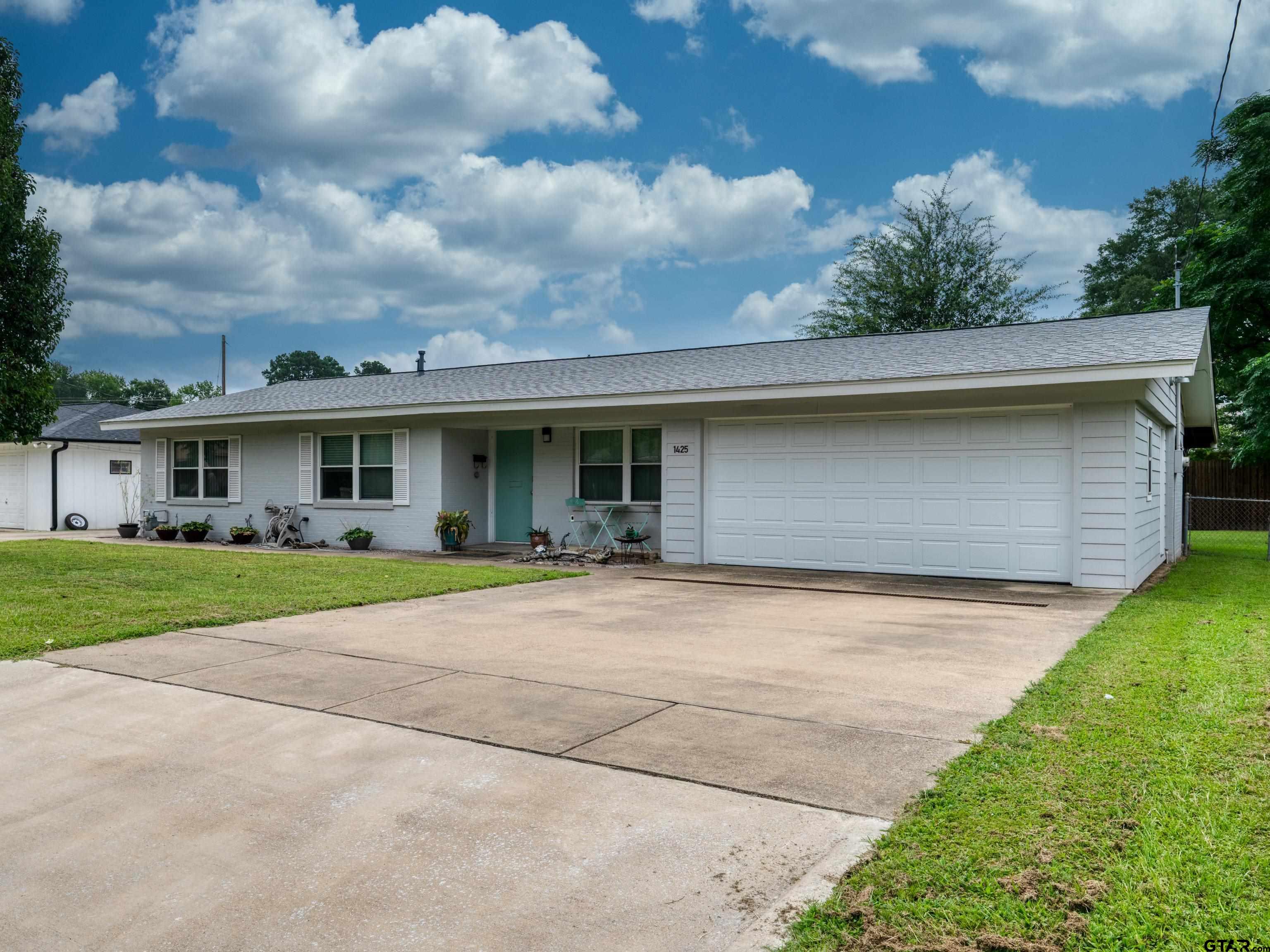 1425 Easy St.