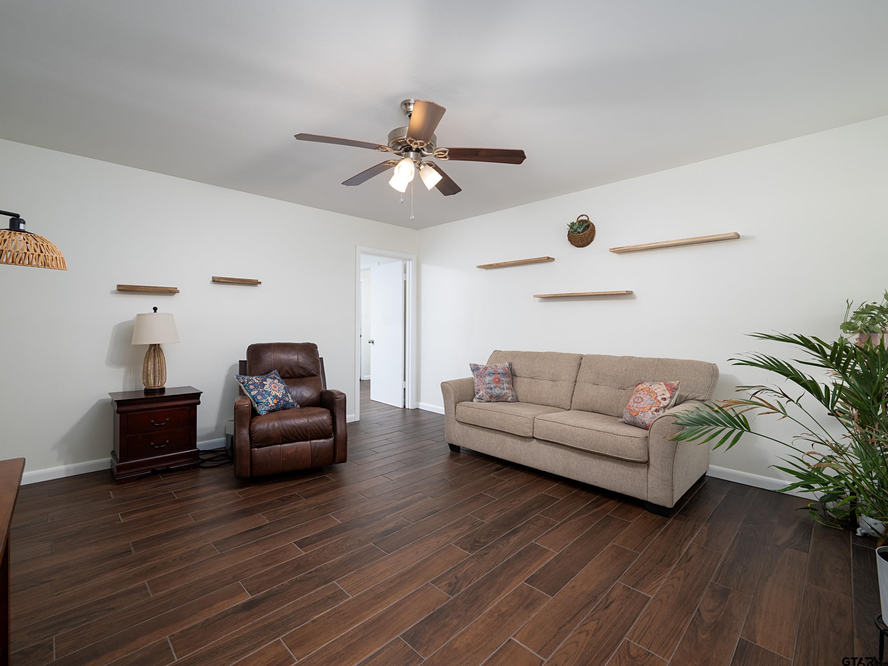 1425 Easy St.