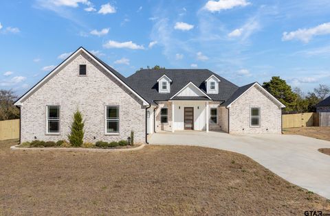 A home in Lindale