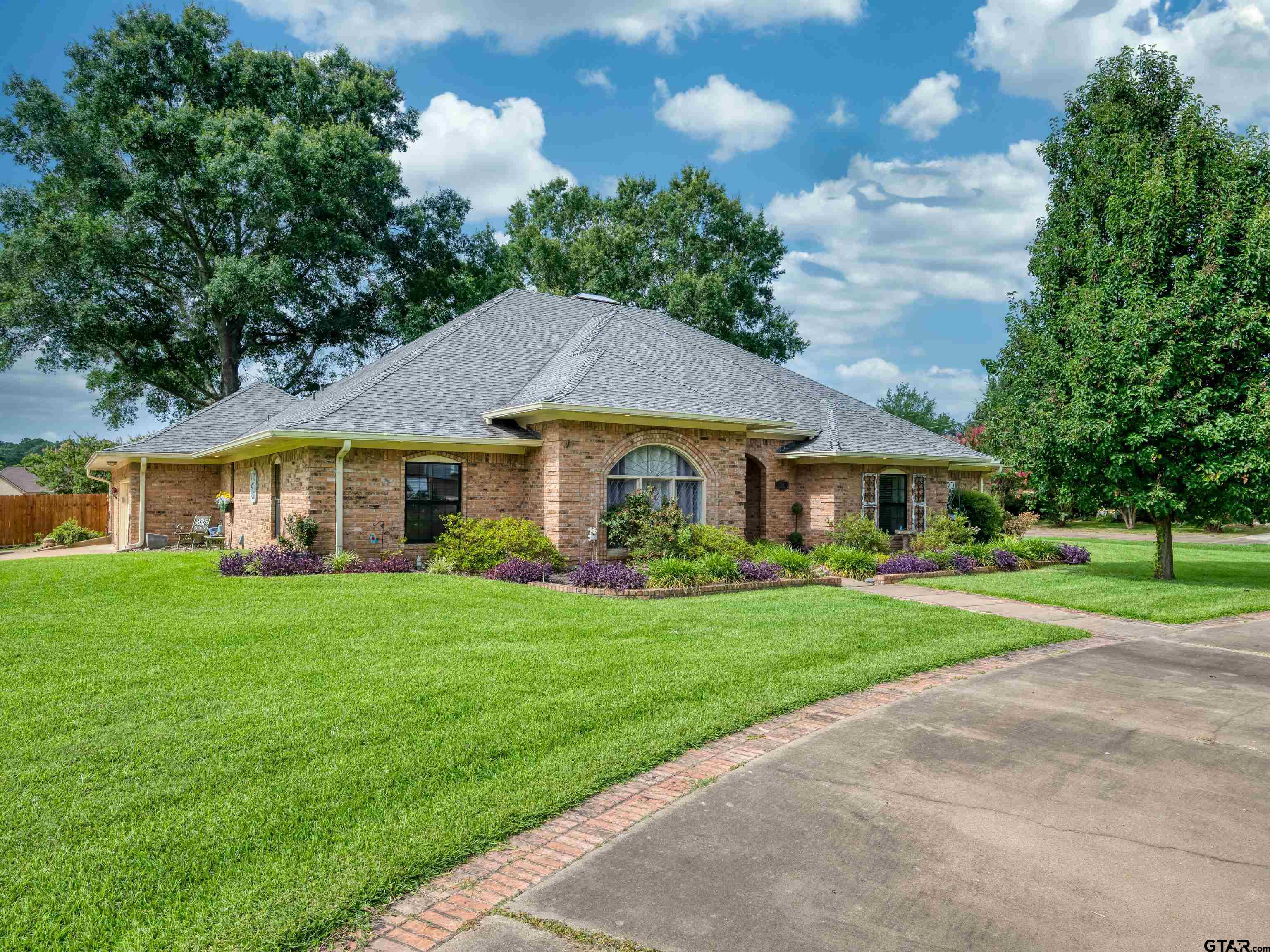 608 Charmwood Dr.