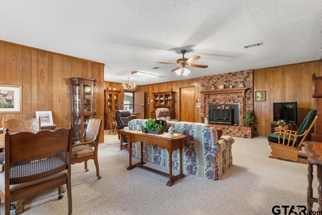 21187 Kristen Dr