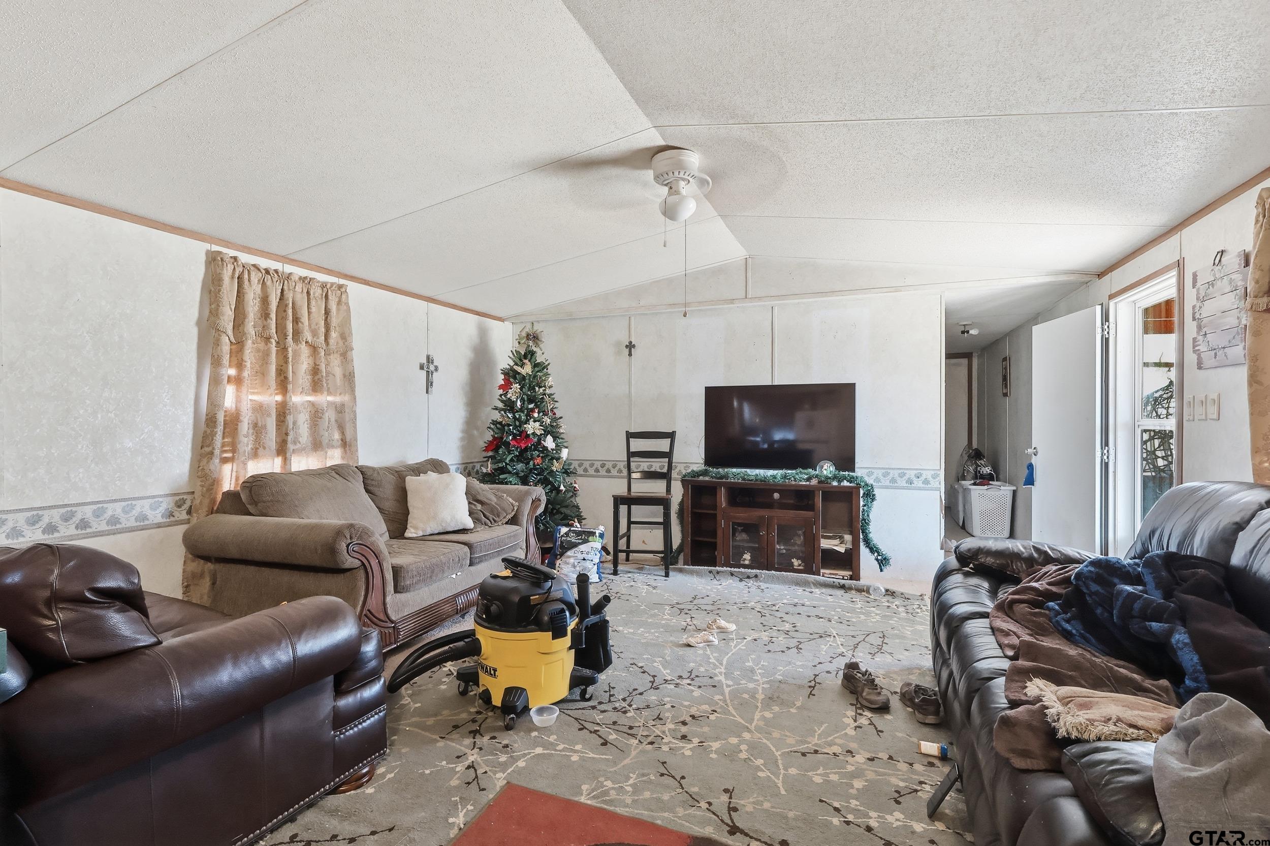 1122 County Road 2381 S