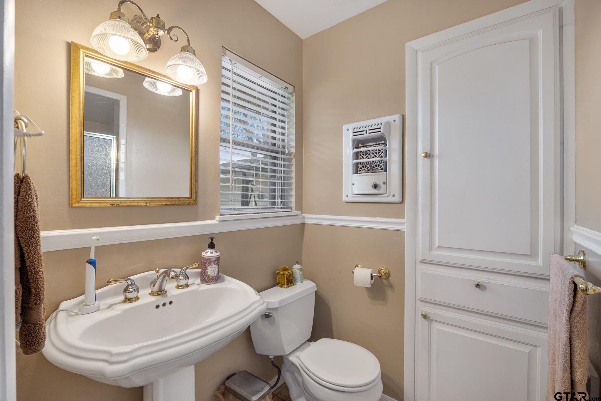 Tyler, Texas 75703, United States, 3 Bedrooms Bedrooms, ,2 BathroomsBathrooms,Residential,Active,147294