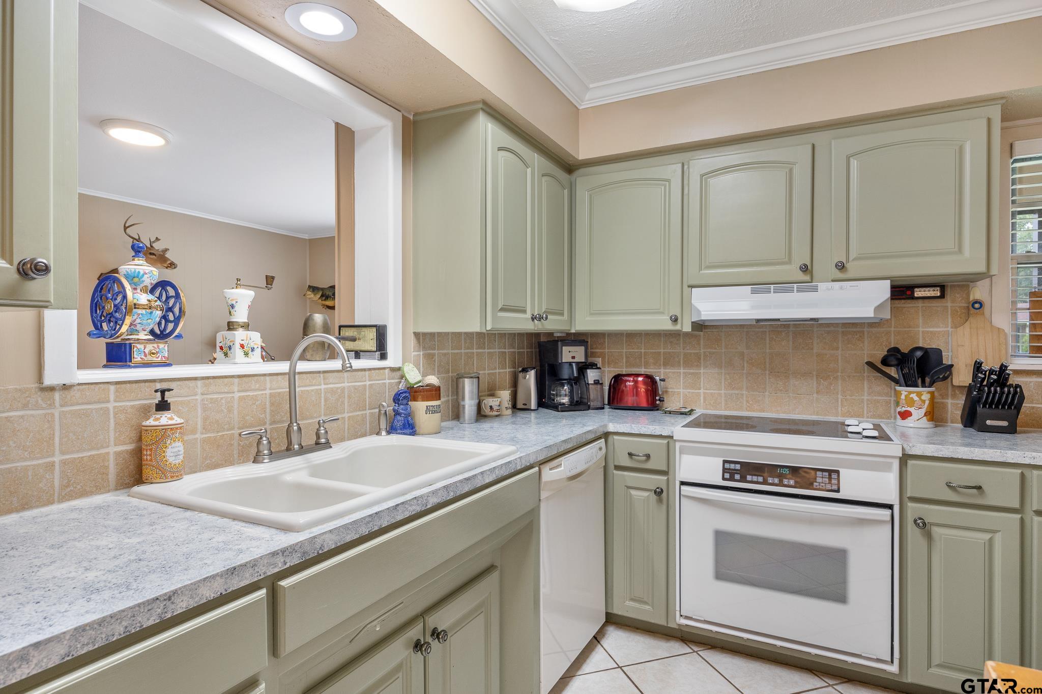 Tyler, Texas 75703, United States, 3 Bedrooms Bedrooms, ,2 BathroomsBathrooms,Residential,Active,147294