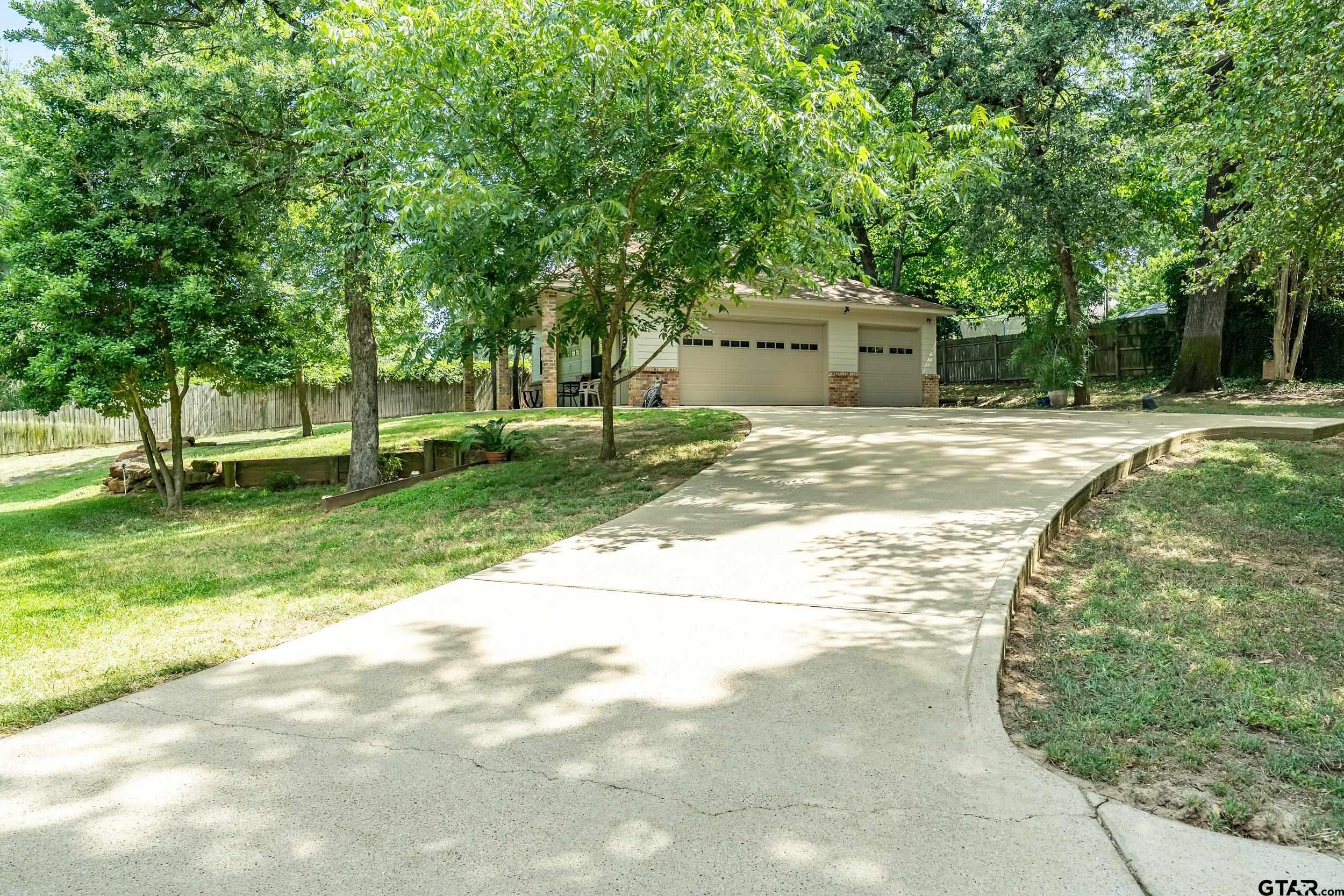 17594 Carol Cir
