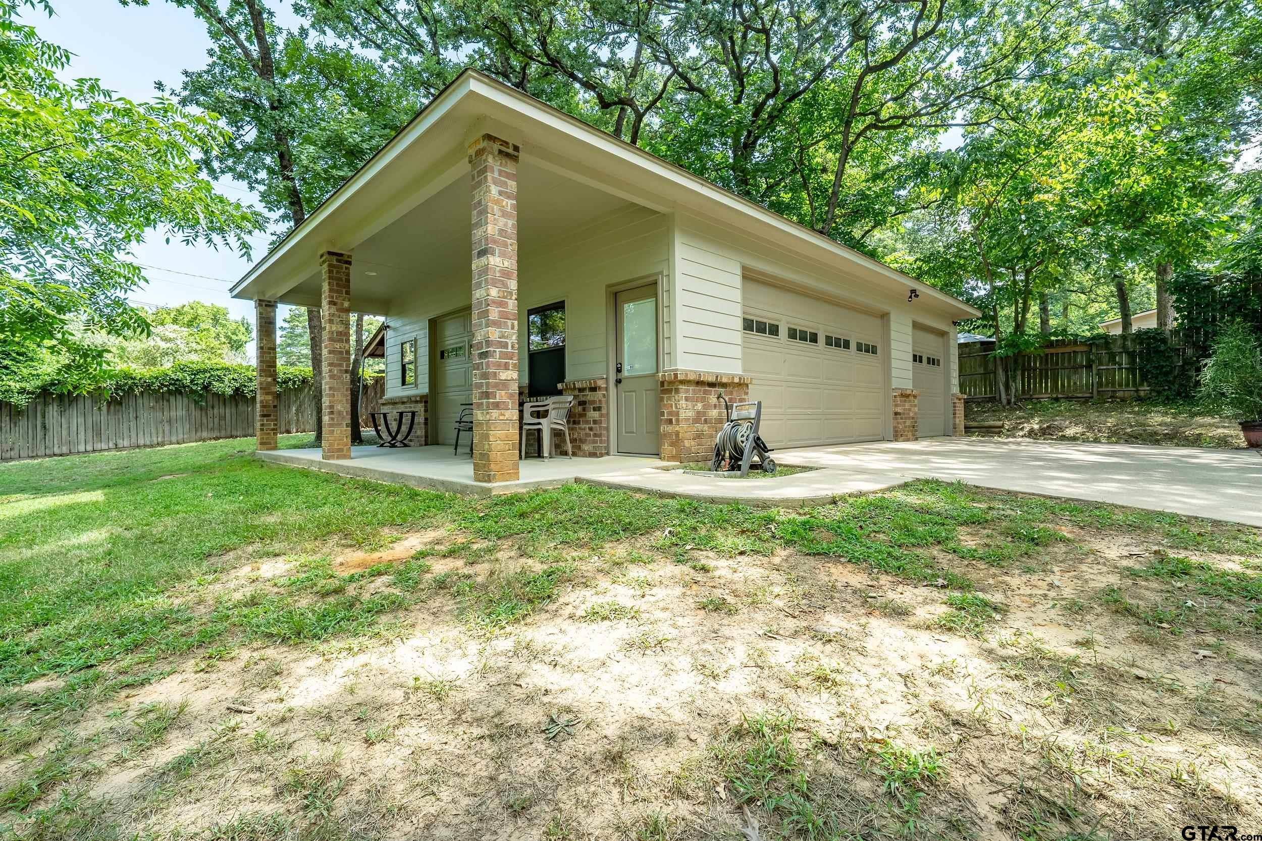 17594 Carol Cir