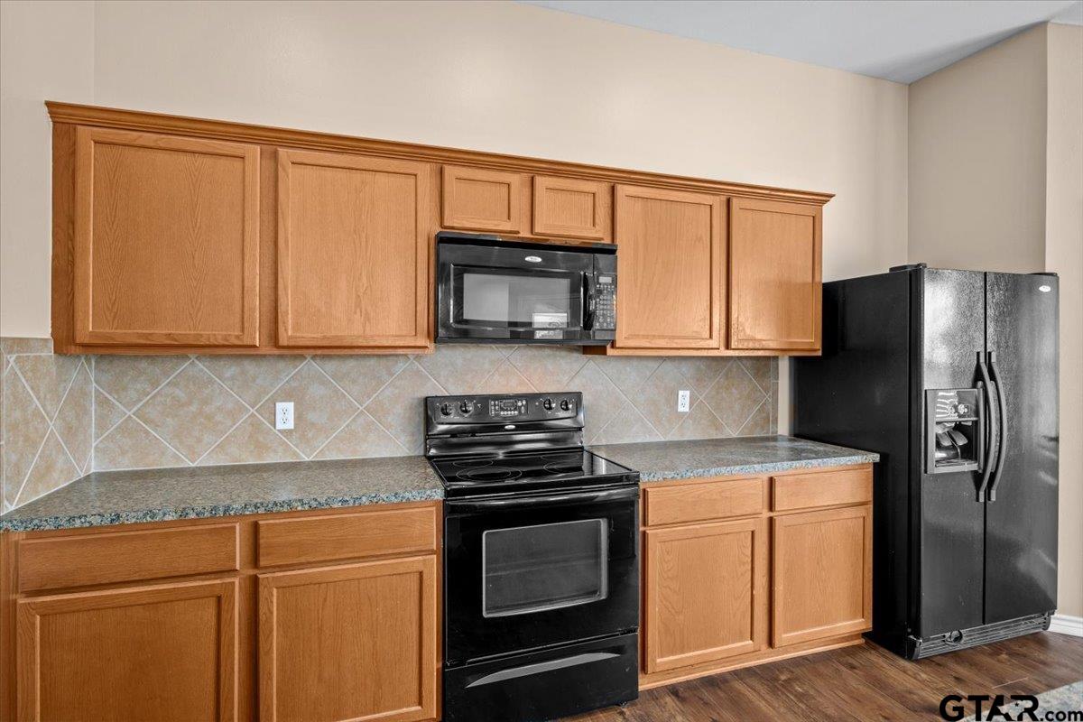 Tyler, Texas 75706, United States, 4 Bedrooms Bedrooms, ,3 BathroomsBathrooms,Residential,Active,22188