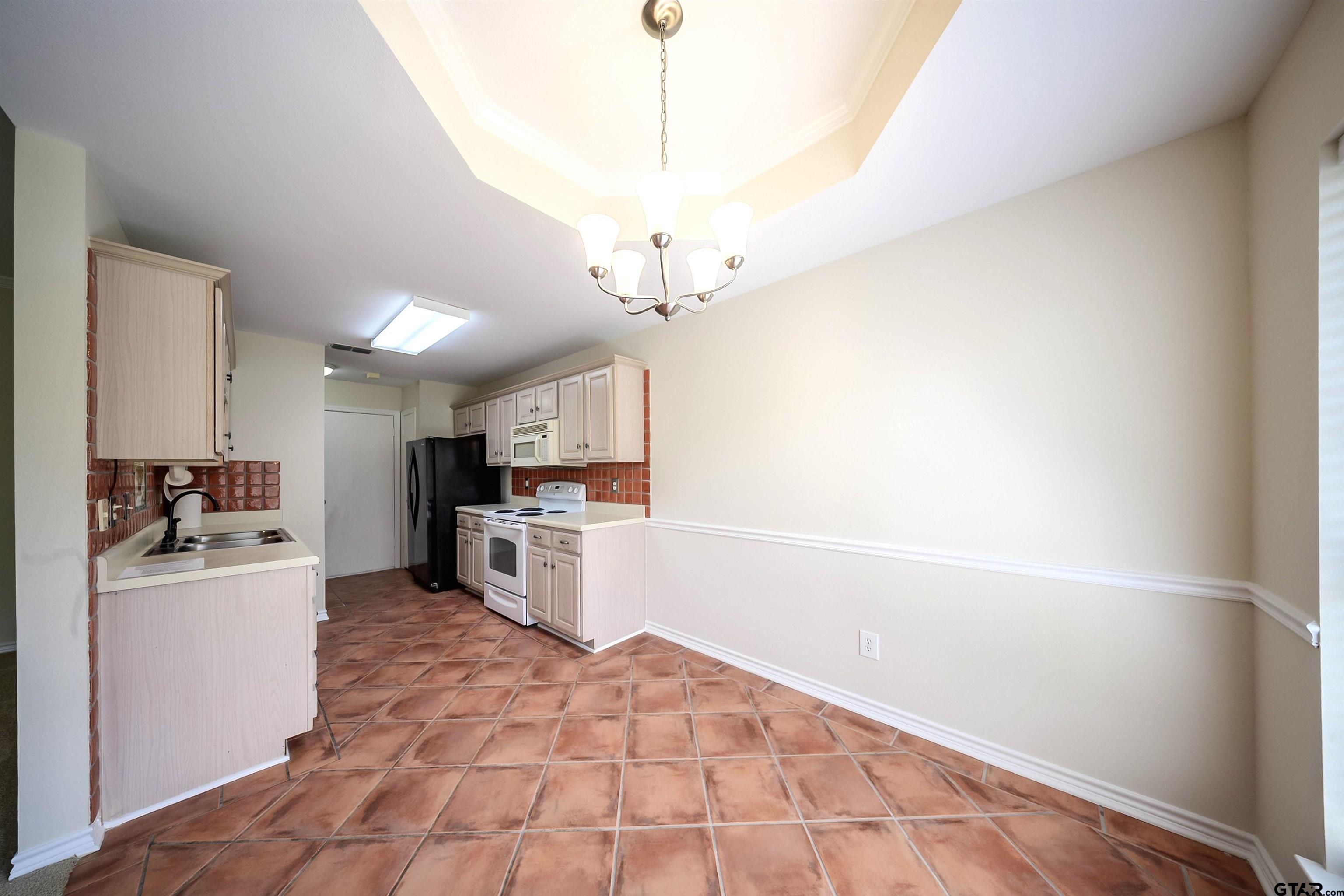 5401 Hollytree Dr. # 602