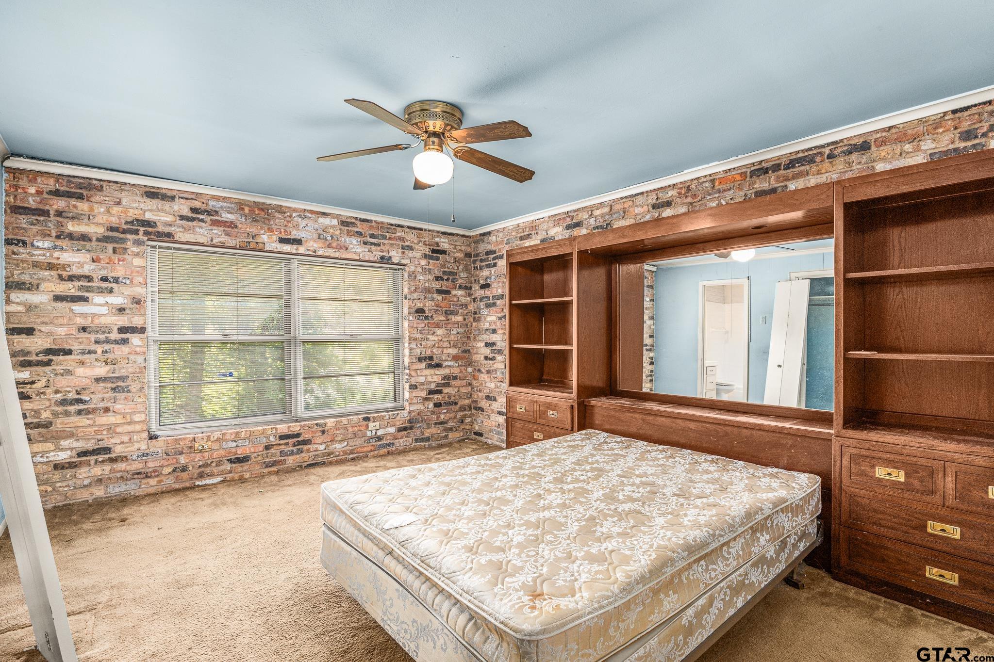 Tyler, Texas 75704, United States, 3 Bedrooms Bedrooms, ,2 BathroomsBathrooms,Residential,Pending,48042