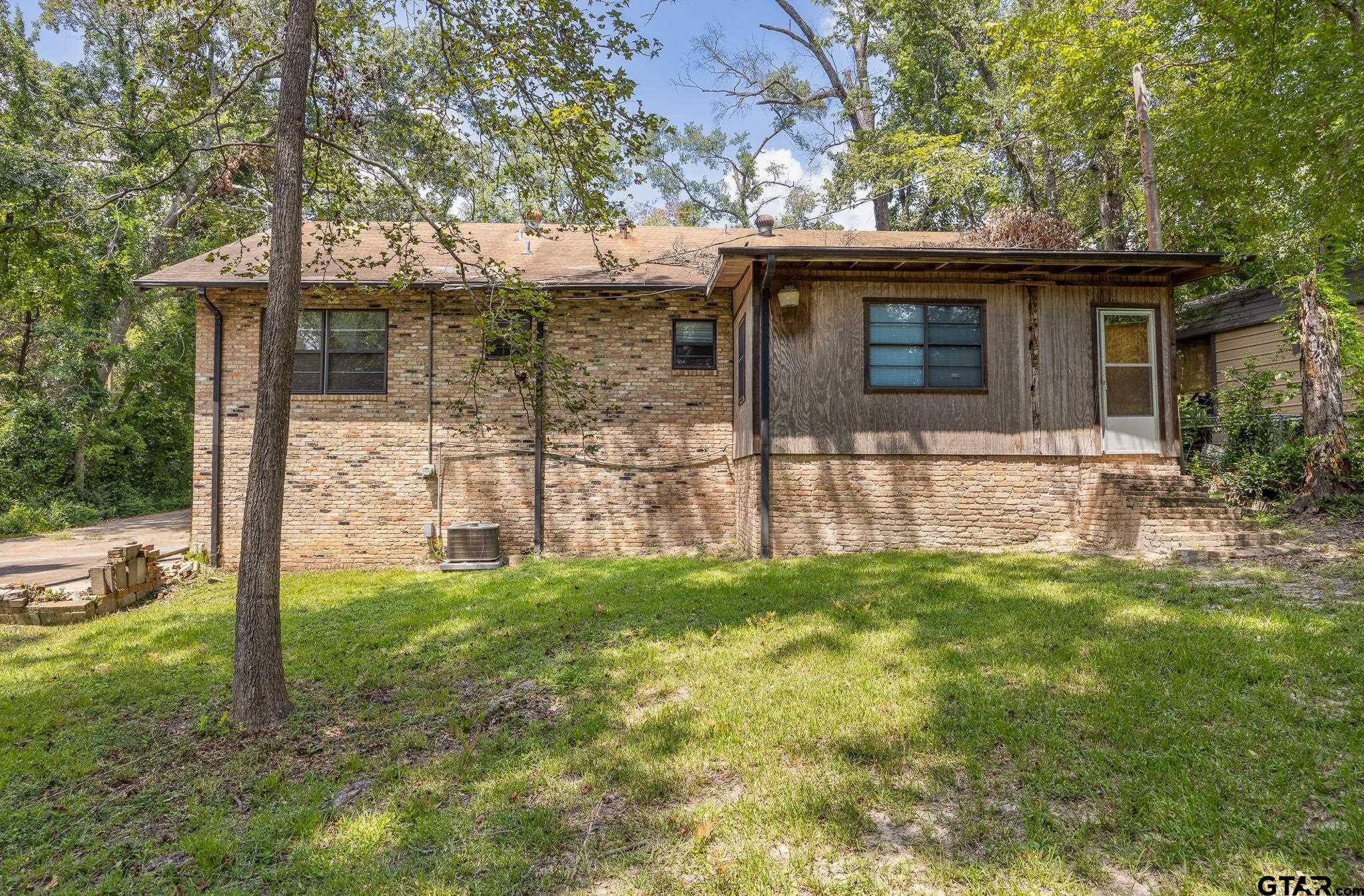 Tyler, Texas 75704, United States, 3 Bedrooms Bedrooms, ,2 BathroomsBathrooms,Residential,Pending,48042