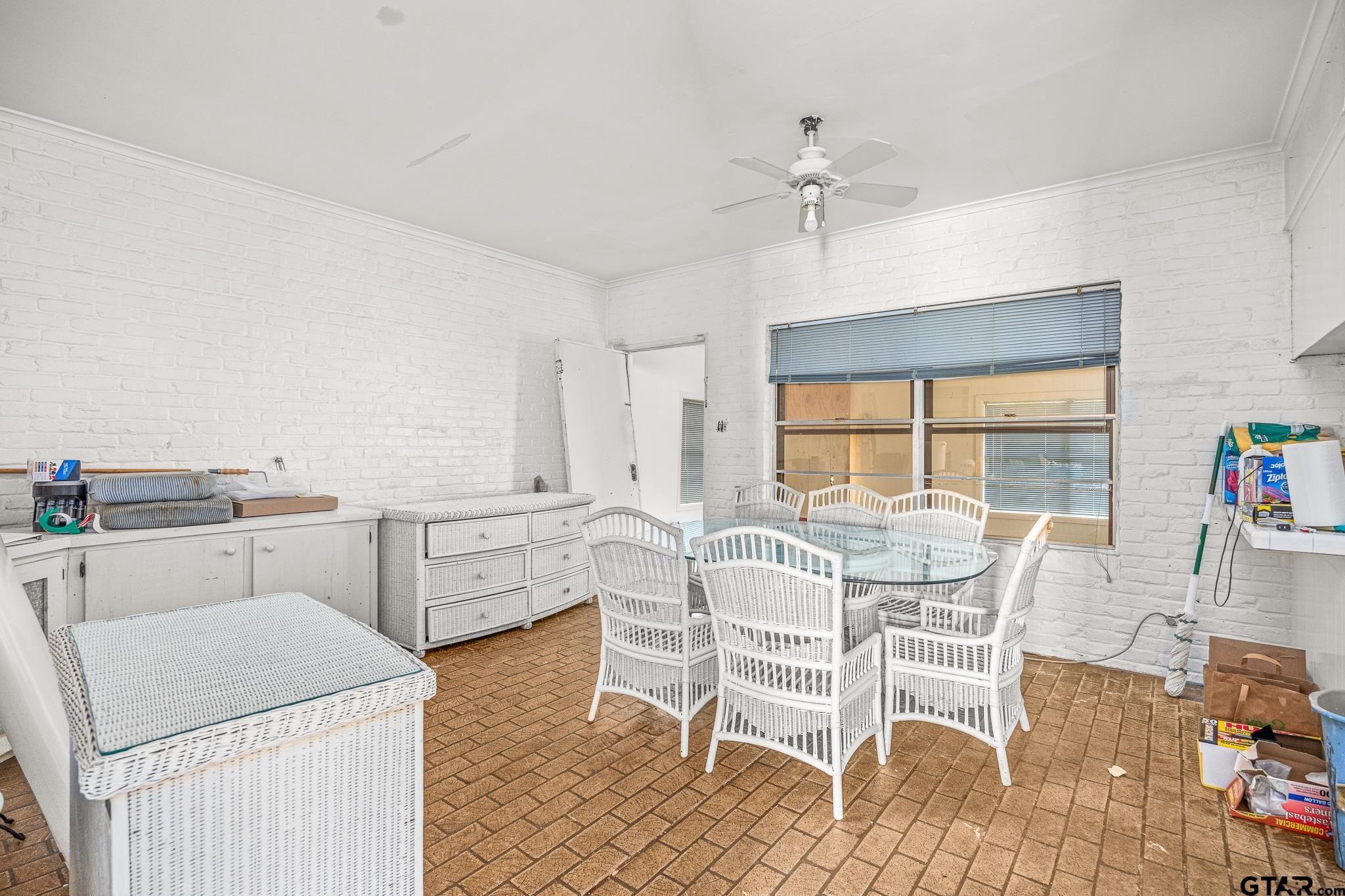 Tyler, Texas 75704, United States, 3 Bedrooms Bedrooms, ,2 BathroomsBathrooms,Residential,Pending,48042