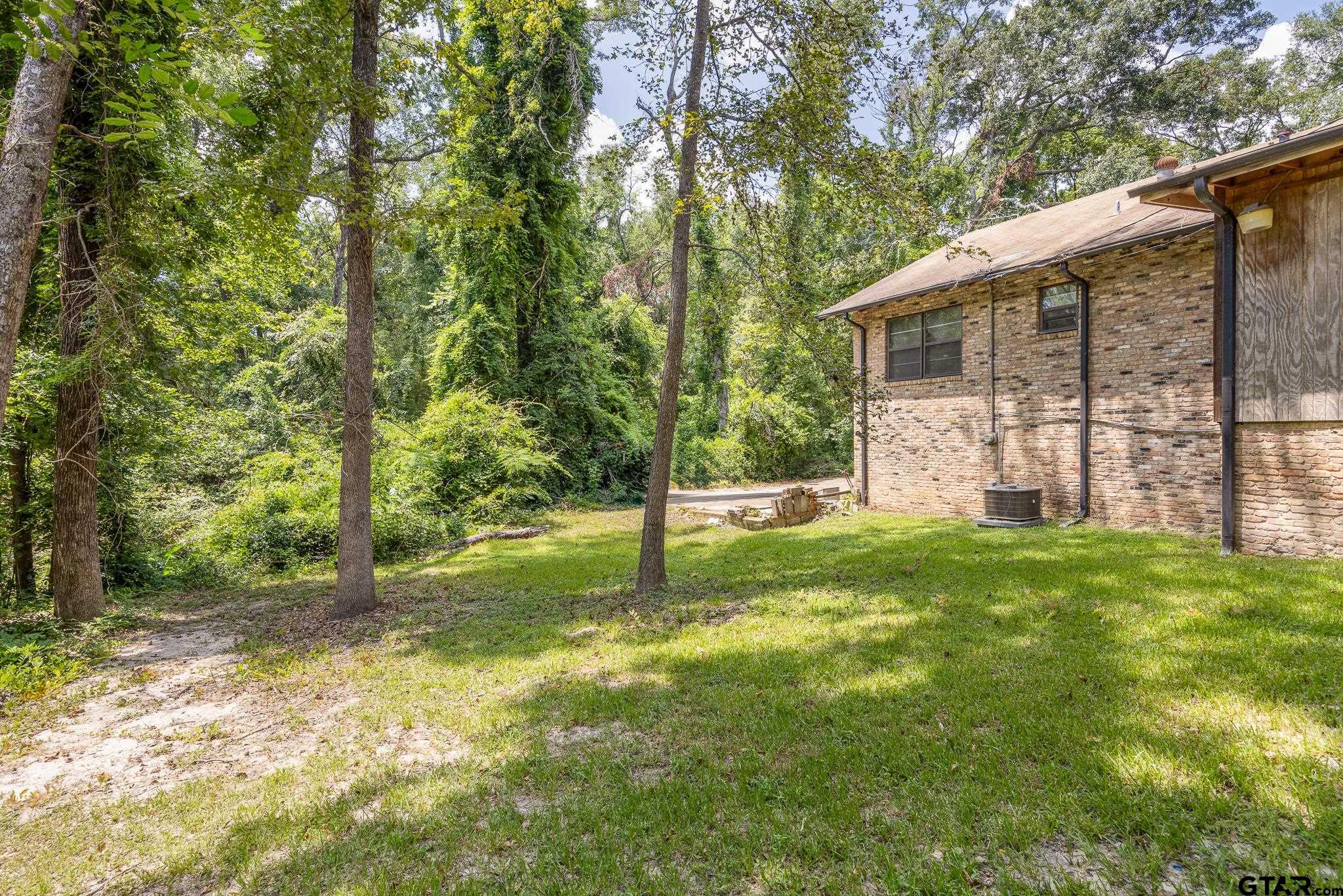 Tyler, Texas 75704, United States, 3 Bedrooms Bedrooms, ,2 BathroomsBathrooms,Residential,Pending,48042