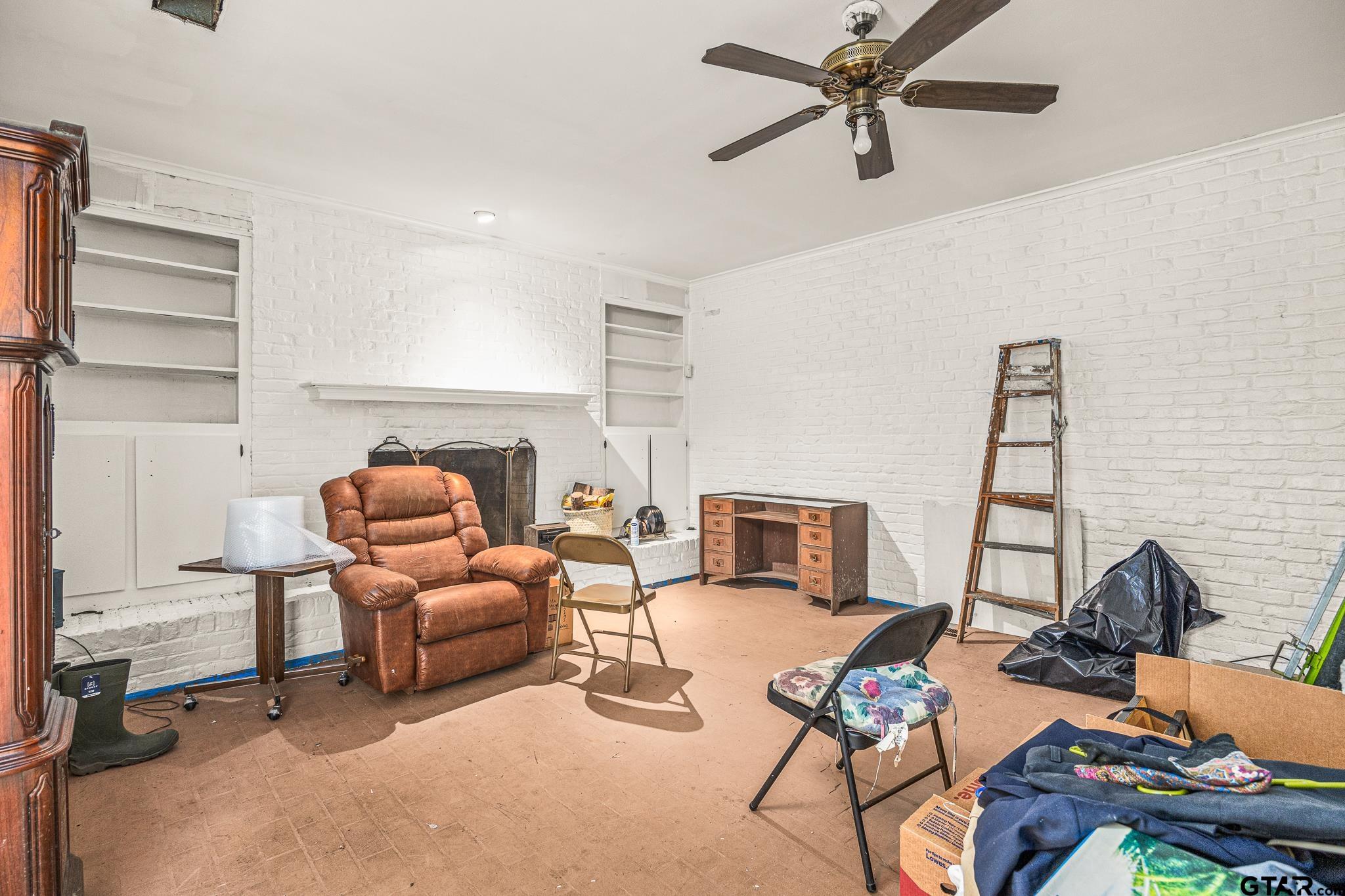 Tyler, Texas 75704, United States, 3 Bedrooms Bedrooms, ,2 BathroomsBathrooms,Residential,Pending,48042