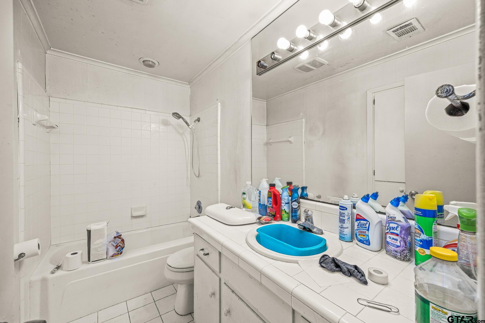 Tyler, Texas 75704, United States, 3 Bedrooms Bedrooms, ,2 BathroomsBathrooms,Residential,Pending,48042