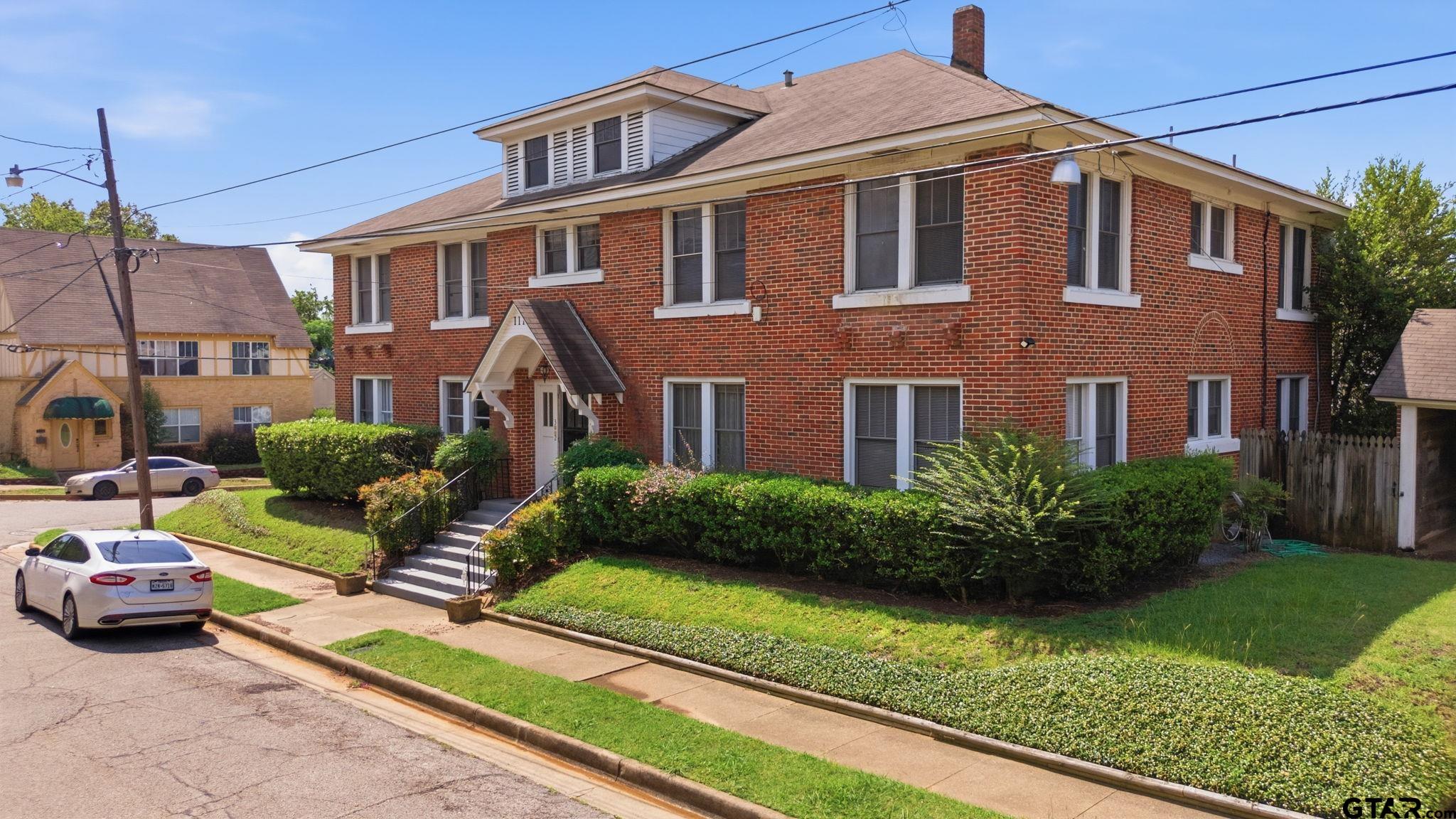 111 Rowland Pl